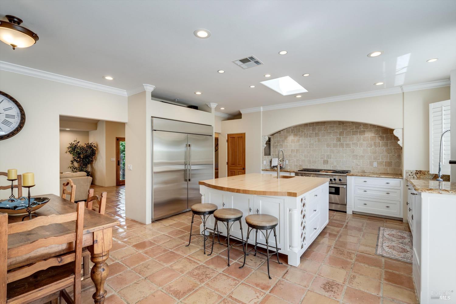 3200 Twin Oaks Drive