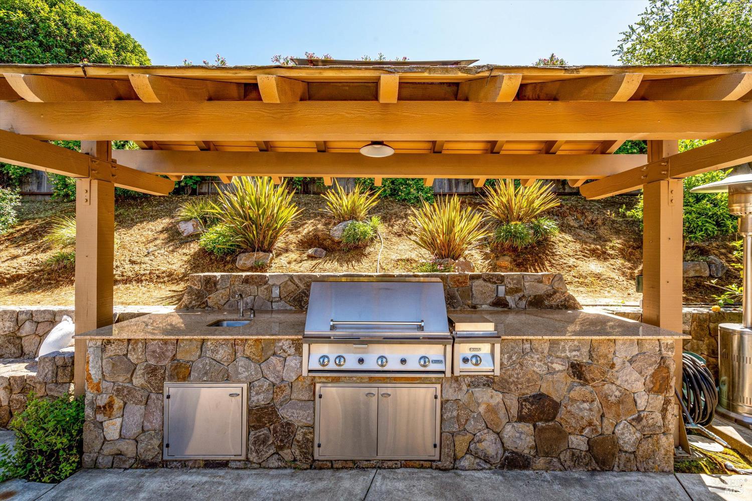 3200 Twin Oaks Drive