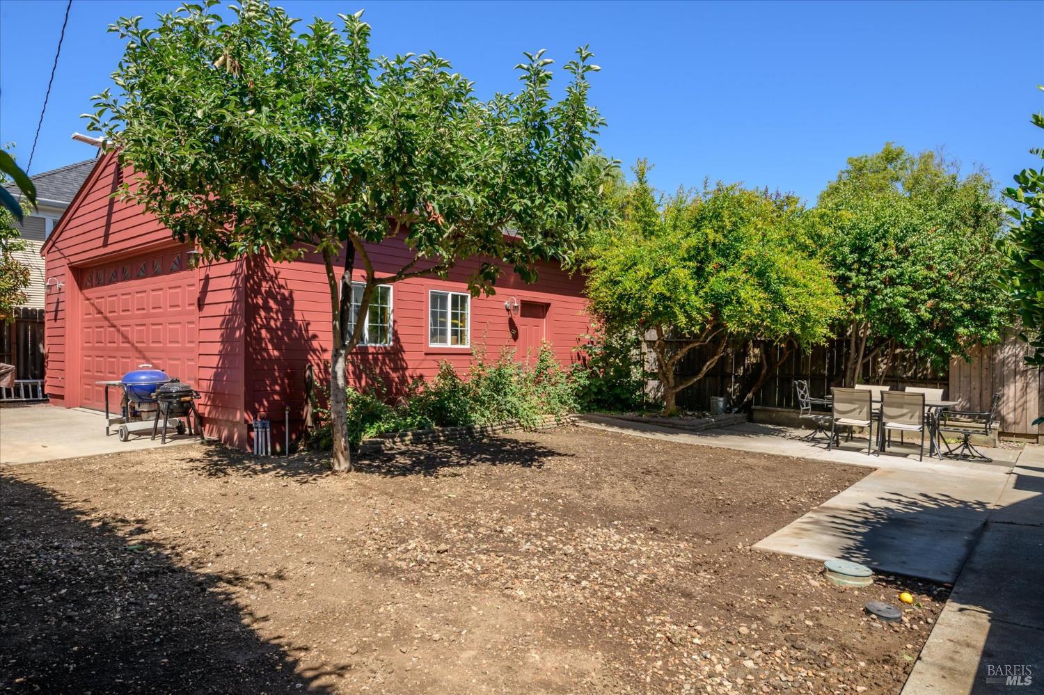 2001 Marin Street