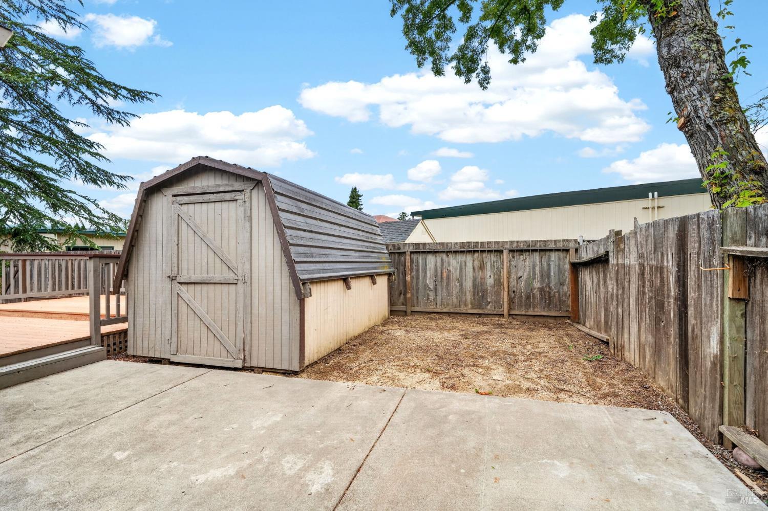 281 Meadowood Lane