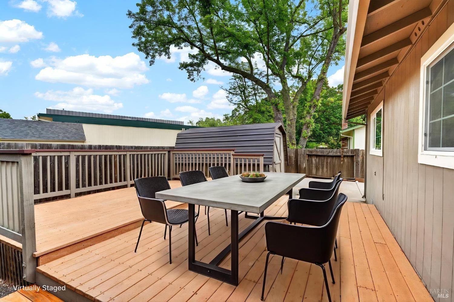 281 Meadowood Lane