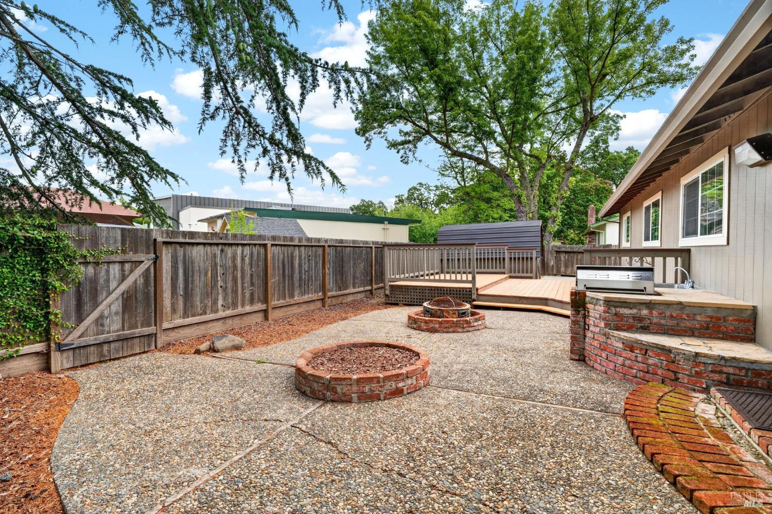 281 Meadowood Lane