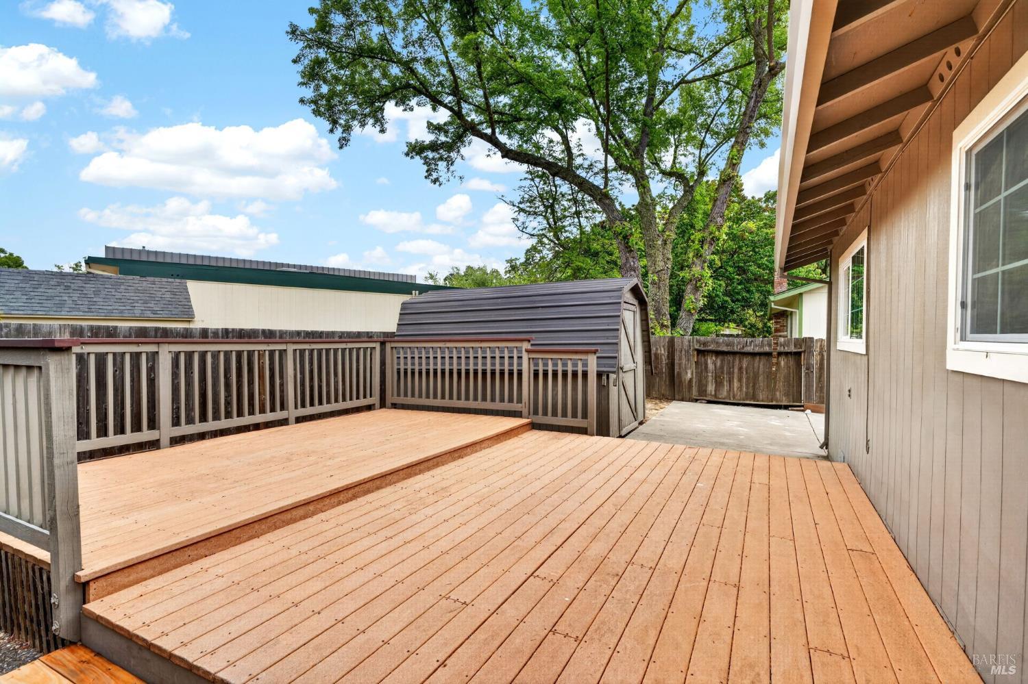 281 Meadowood Lane