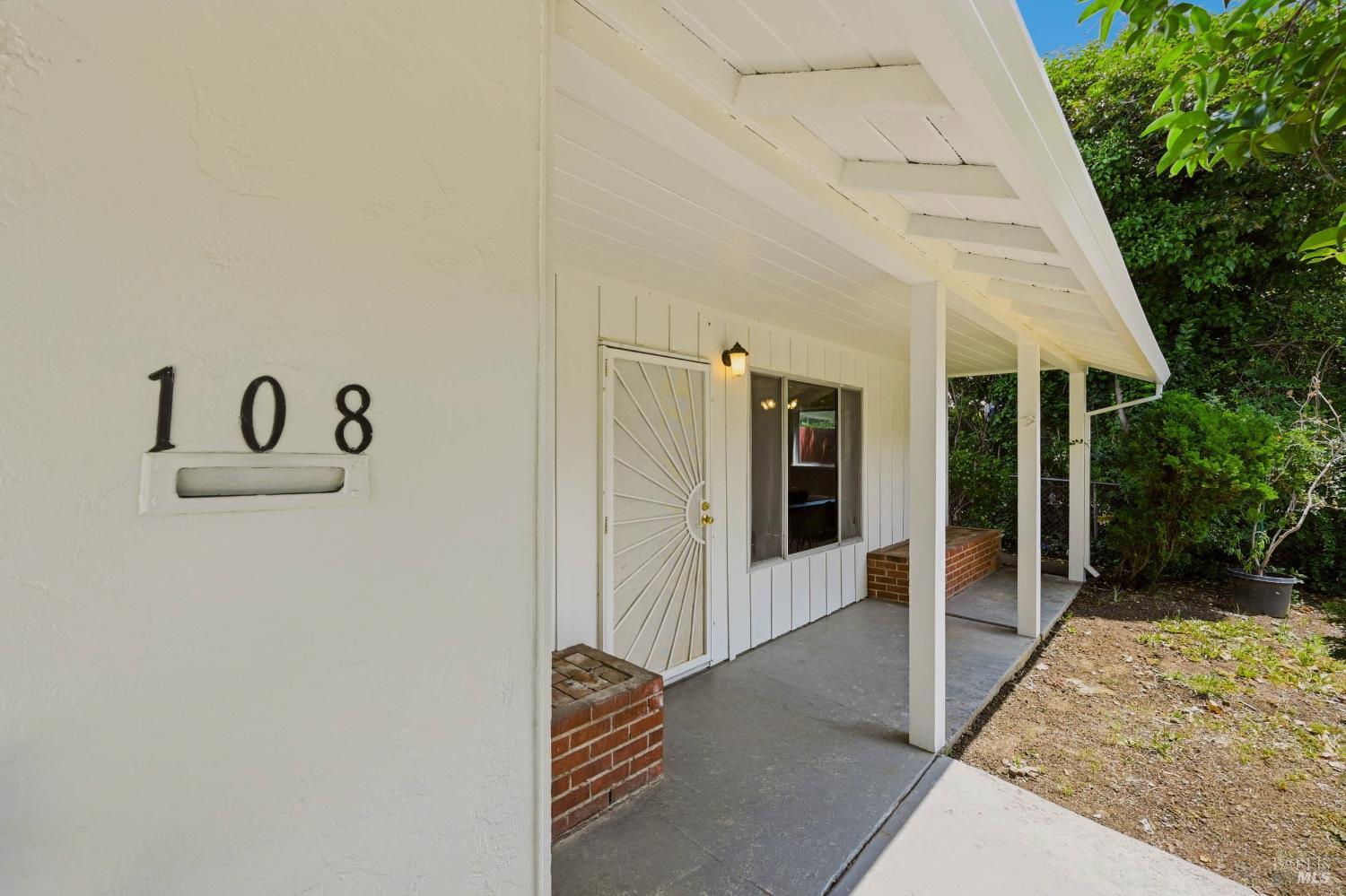 108 Lakewood Avenue