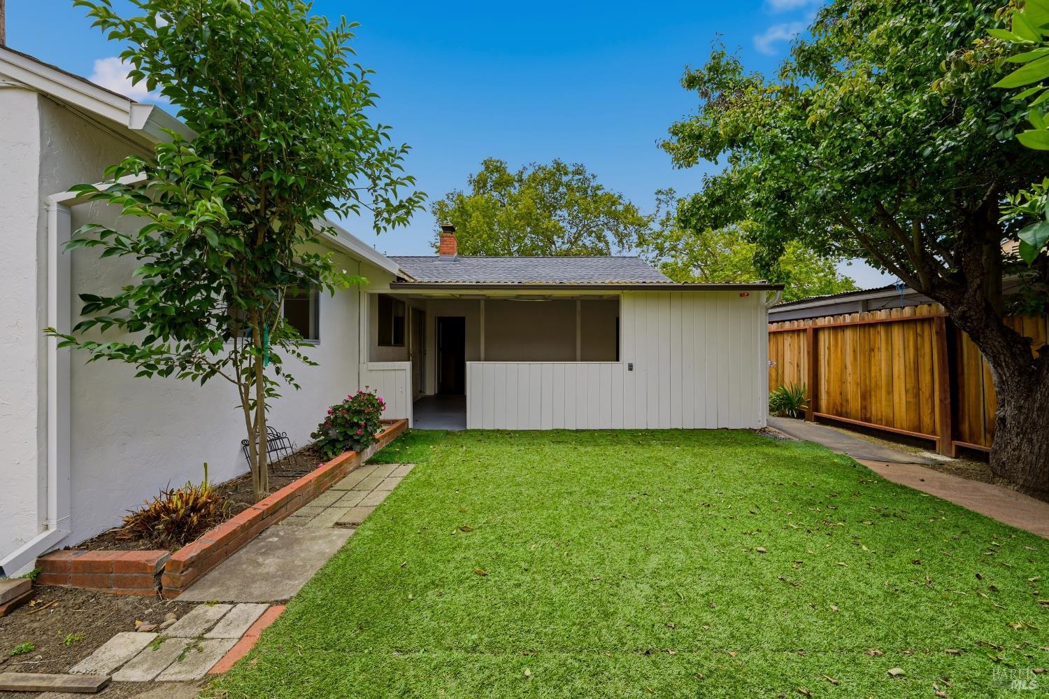 108 Lakewood Avenue
