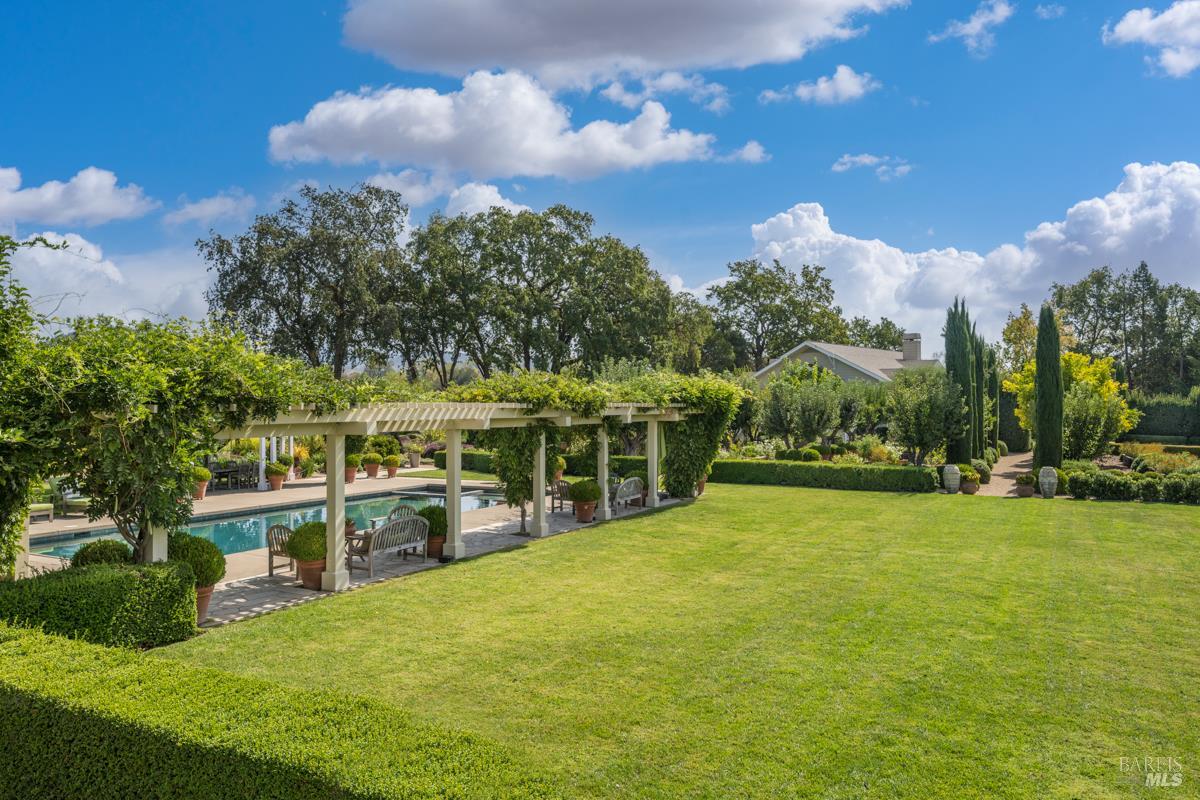 950 Mee Lane