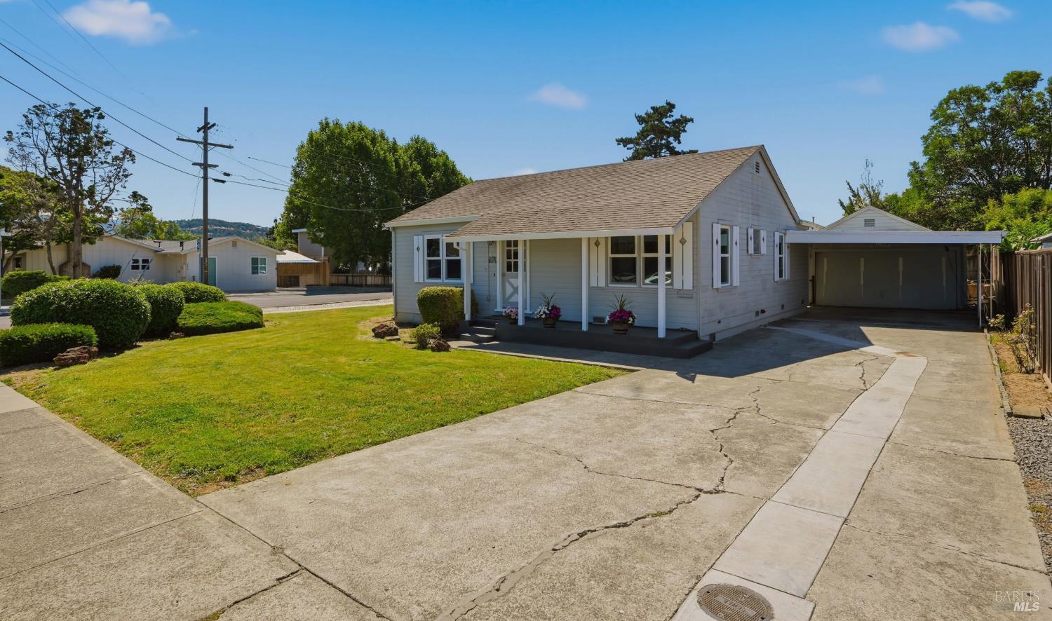 851 Central Avenue