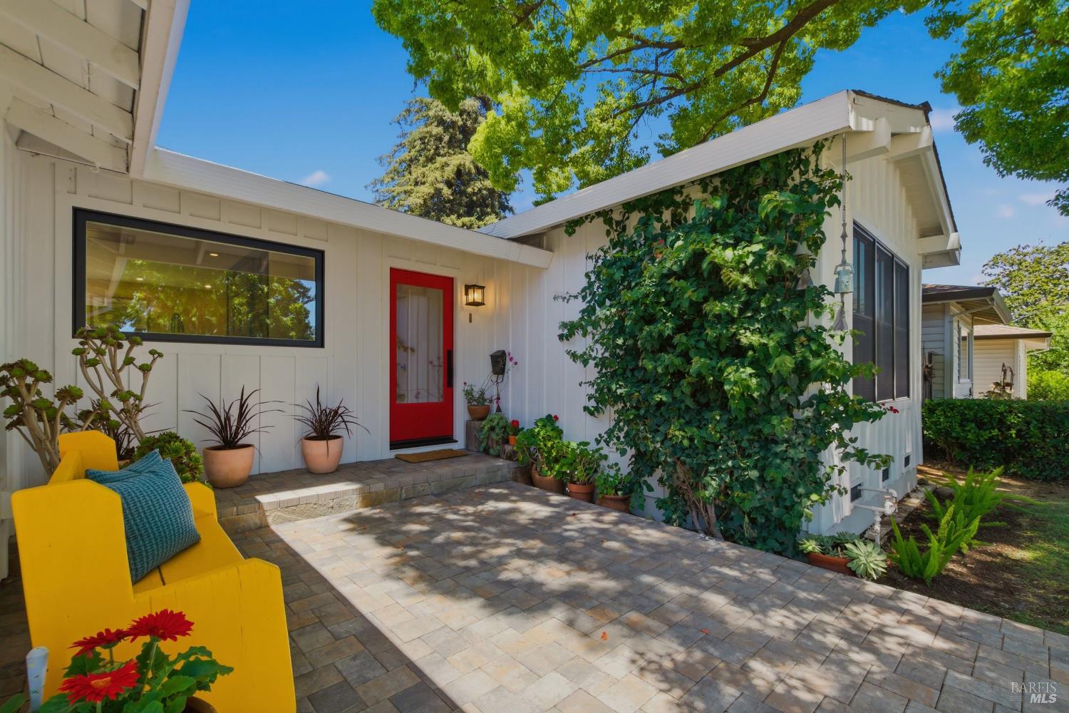 2512 Macgregor Court