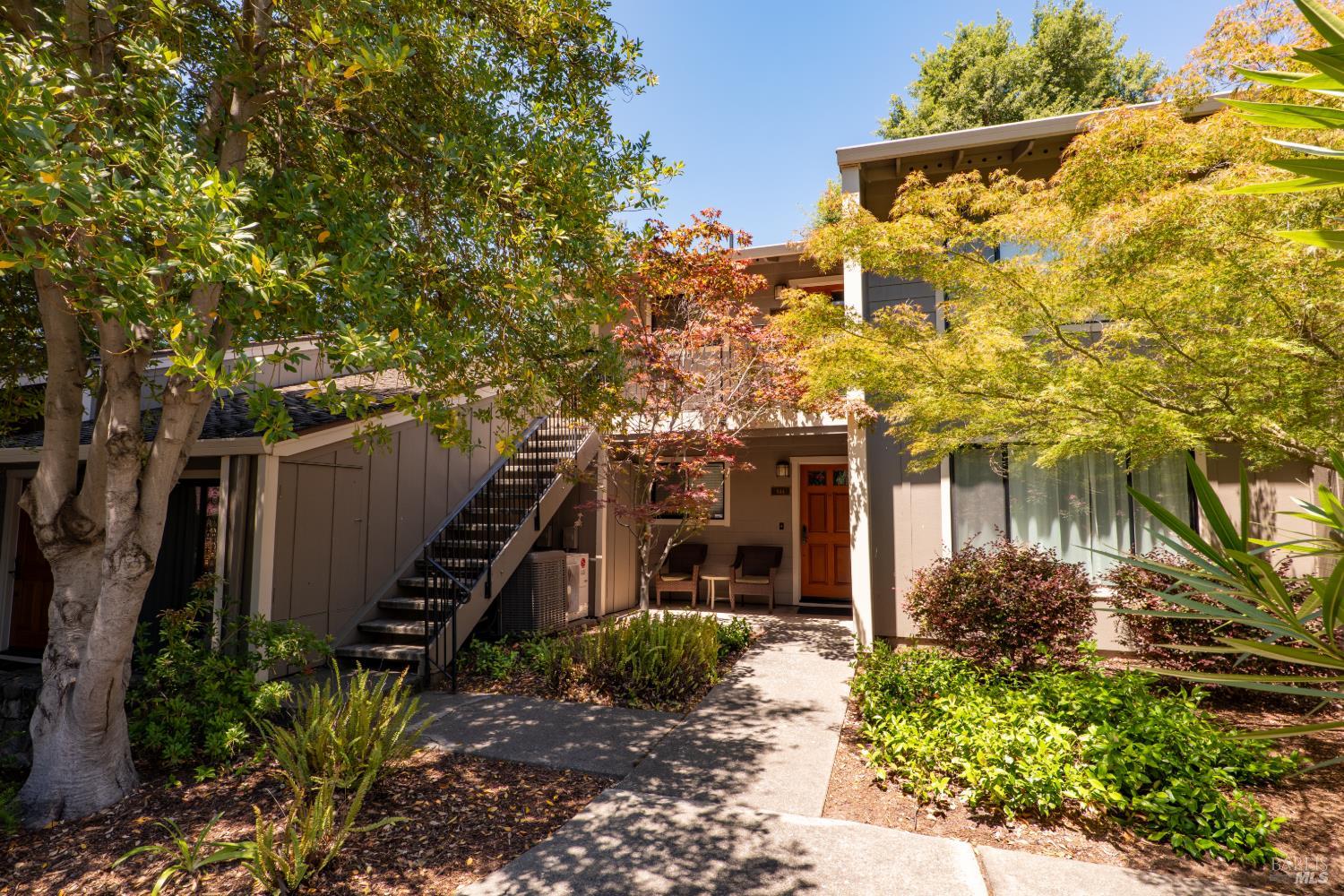 843 Acorn Way