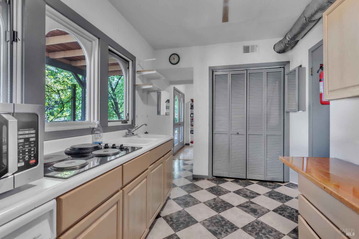 4552 Belmont Court