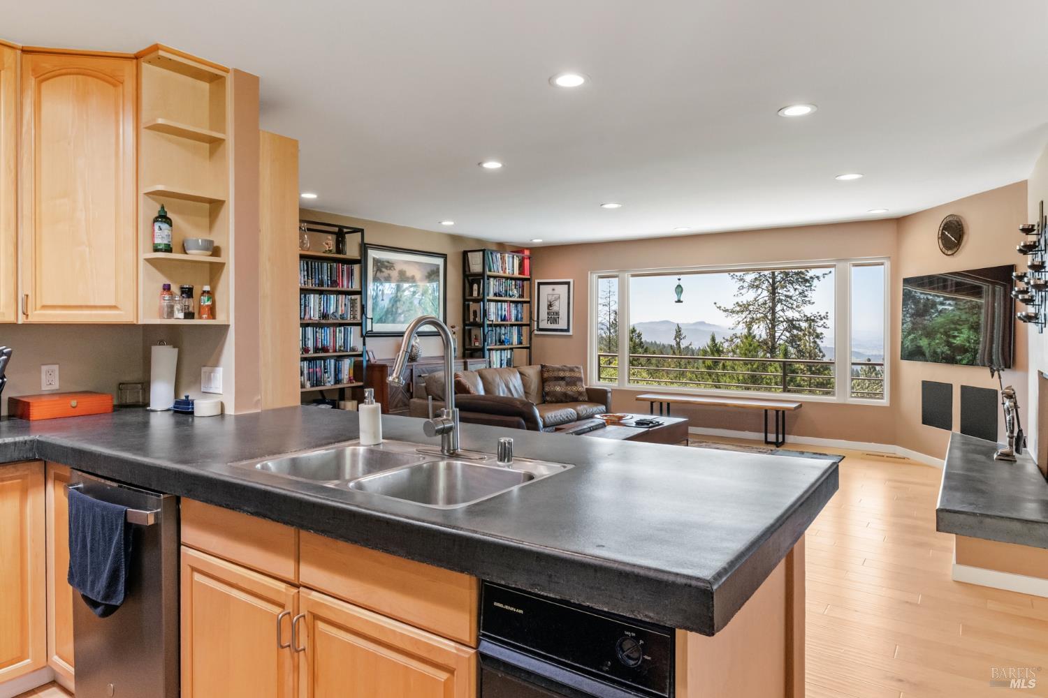 460 Bella Vista Drive