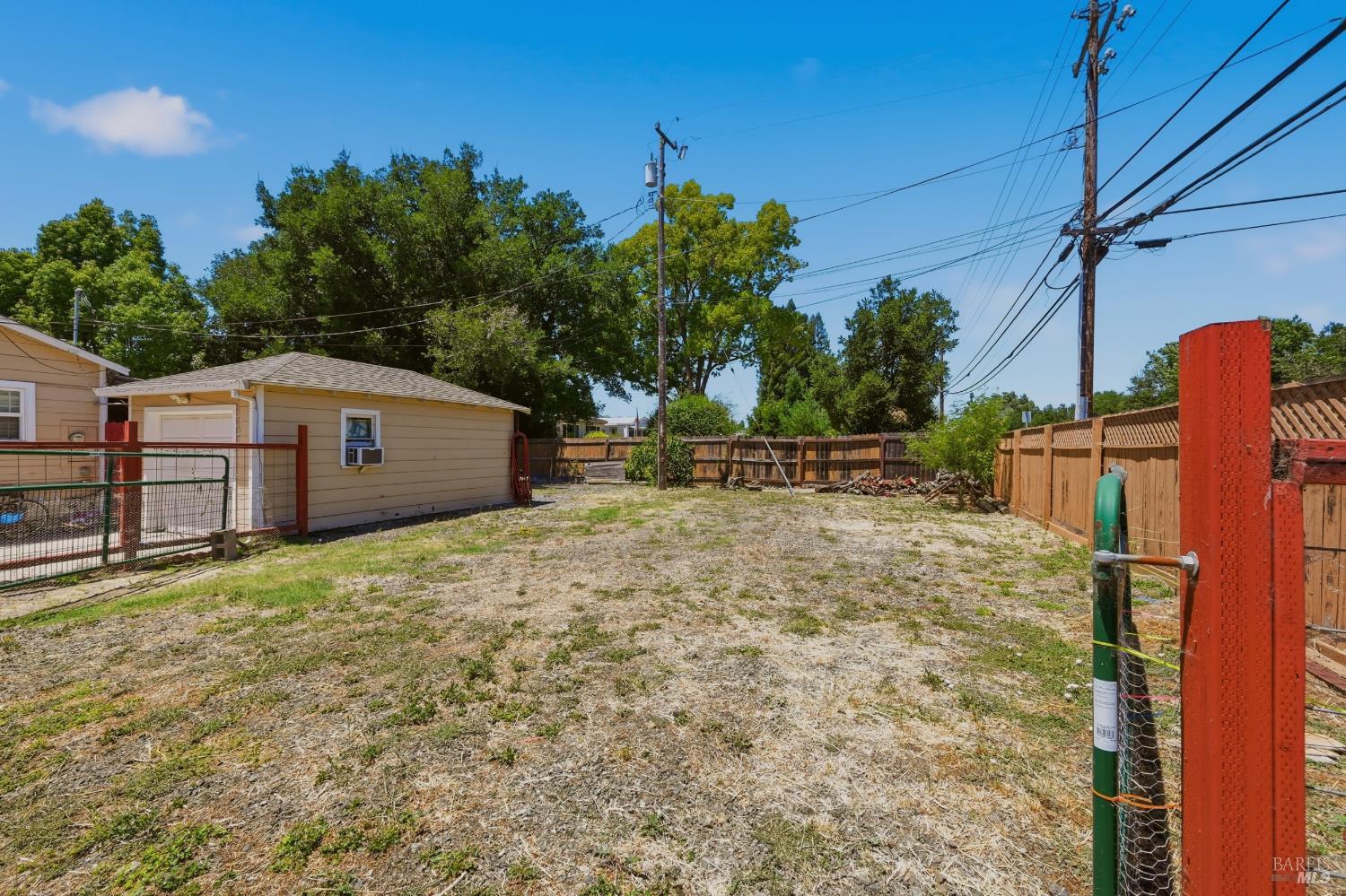 4435 Solano Avenue