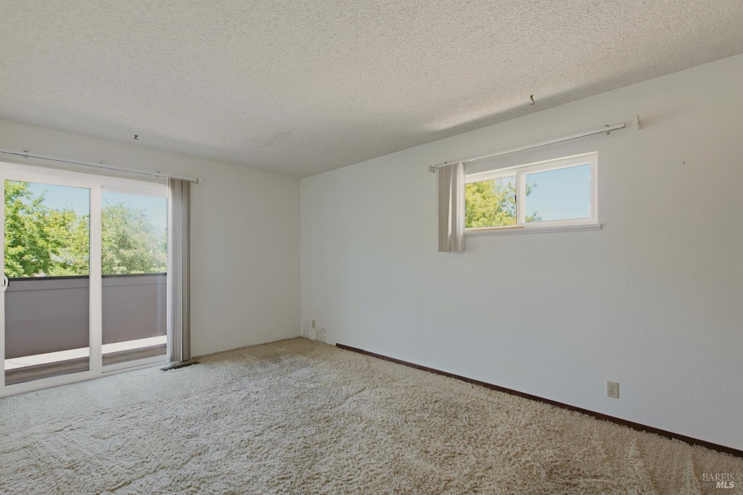 3565 Meadowbrook Drive