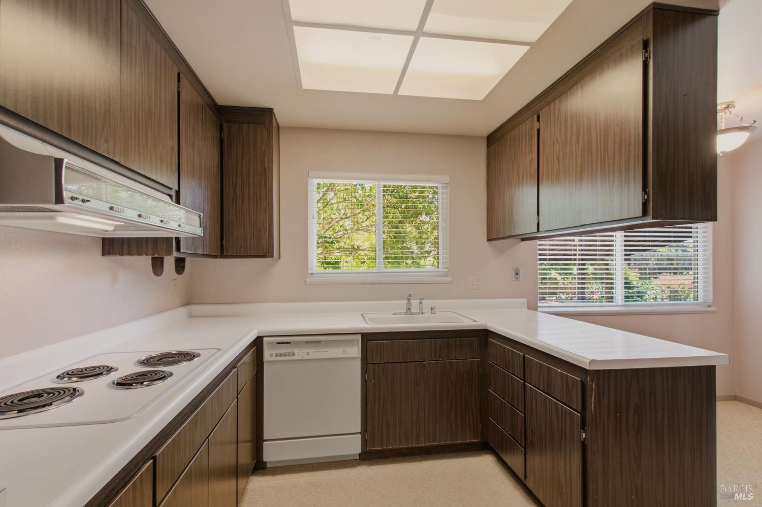 3565 Meadowbrook Drive