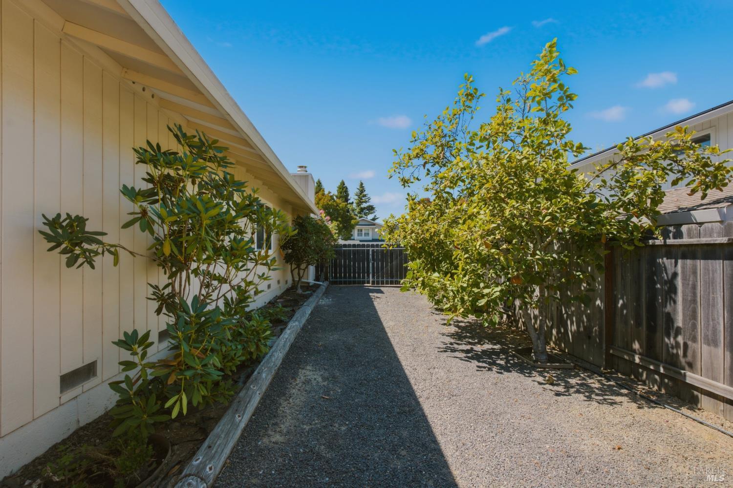 1261 Sweetbriar Drive