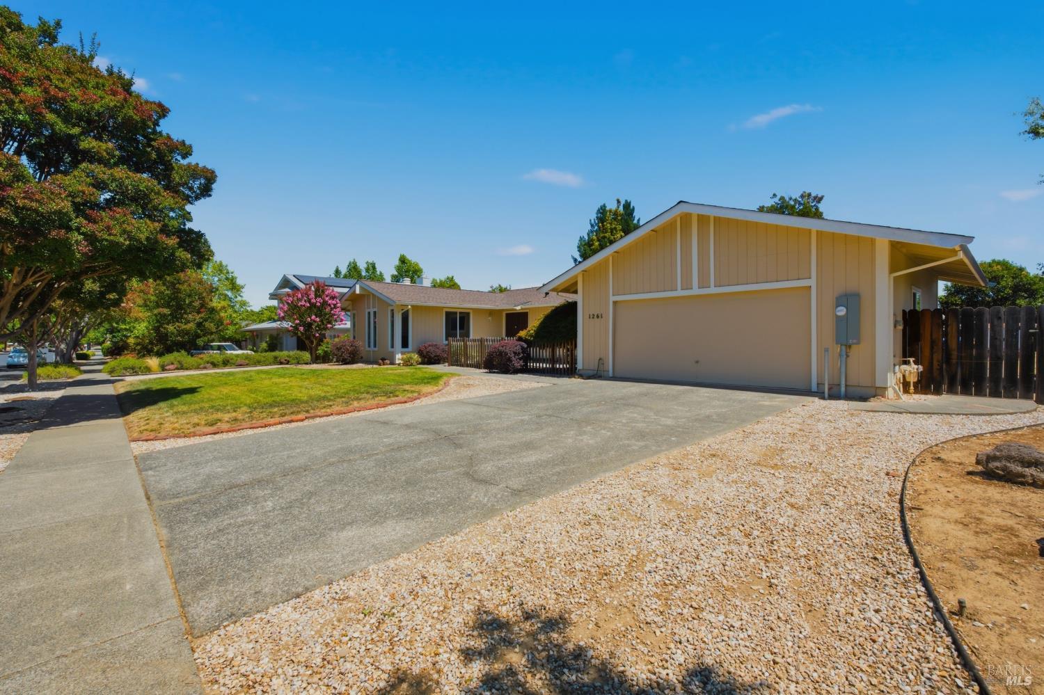 1261 Sweetbriar Drive