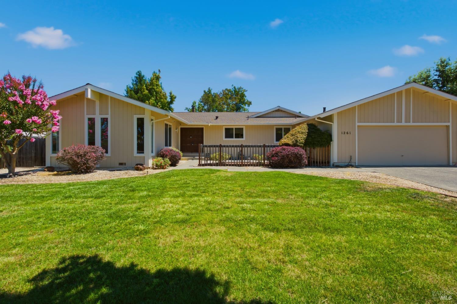 1261 Sweetbriar Drive