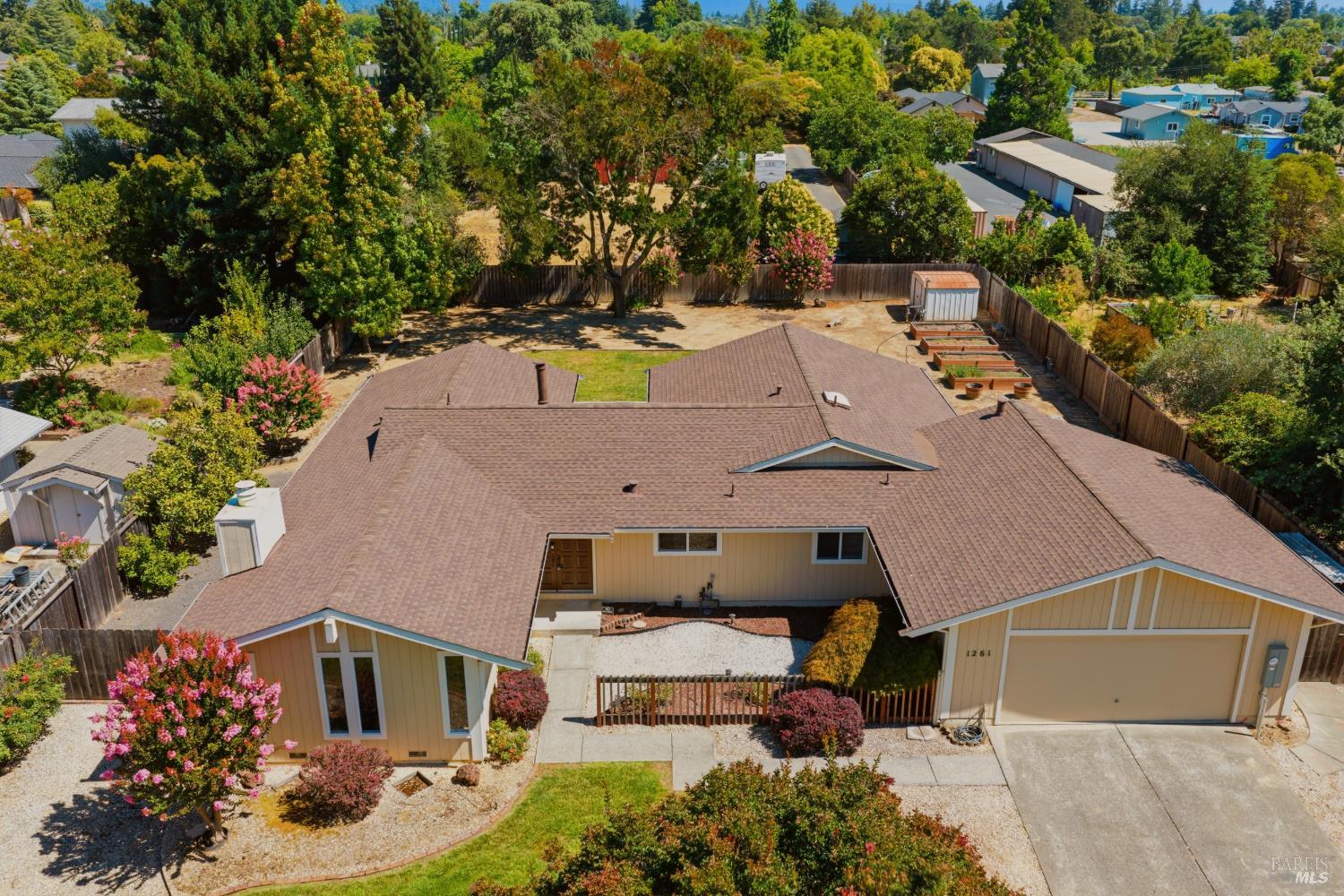 1261 Sweetbriar Drive