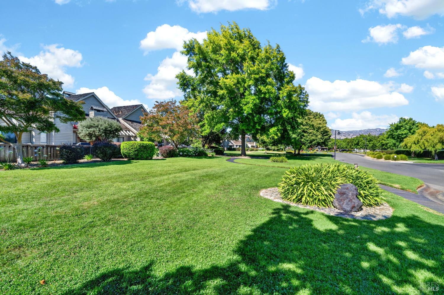 1926 Oak Circle