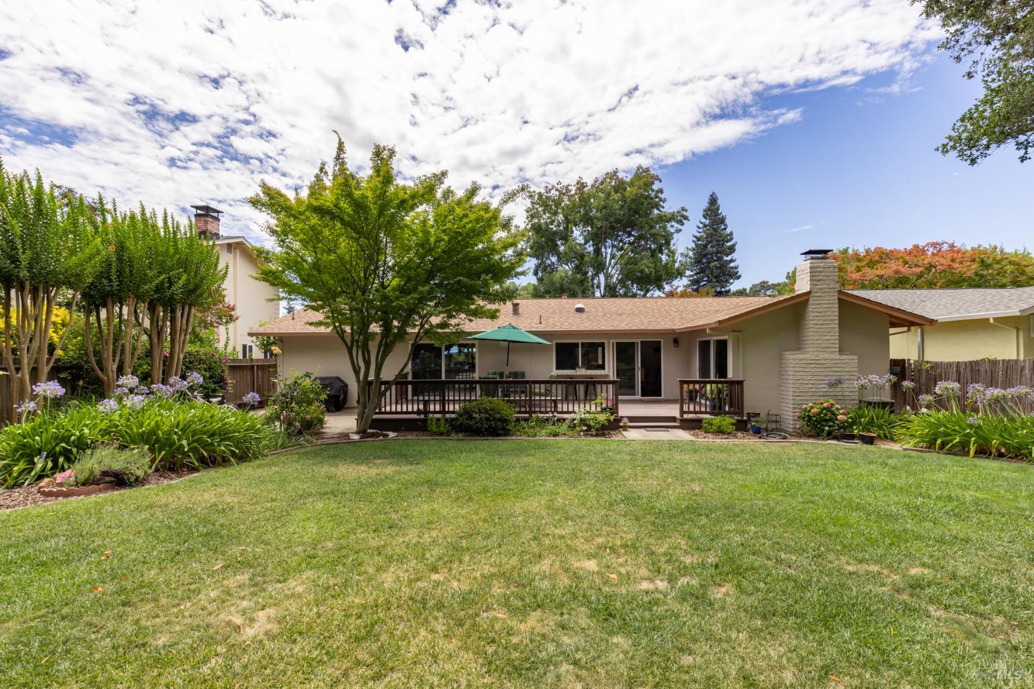 2642 W Pueblo Avenue