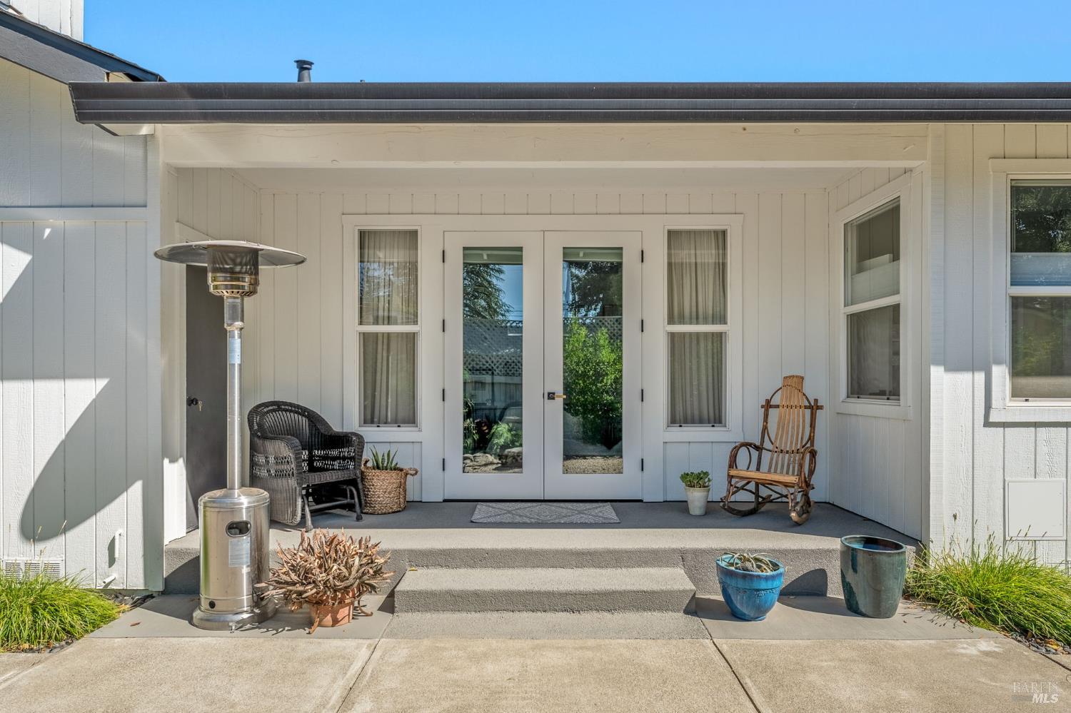 1586 Arrowhead Drive
