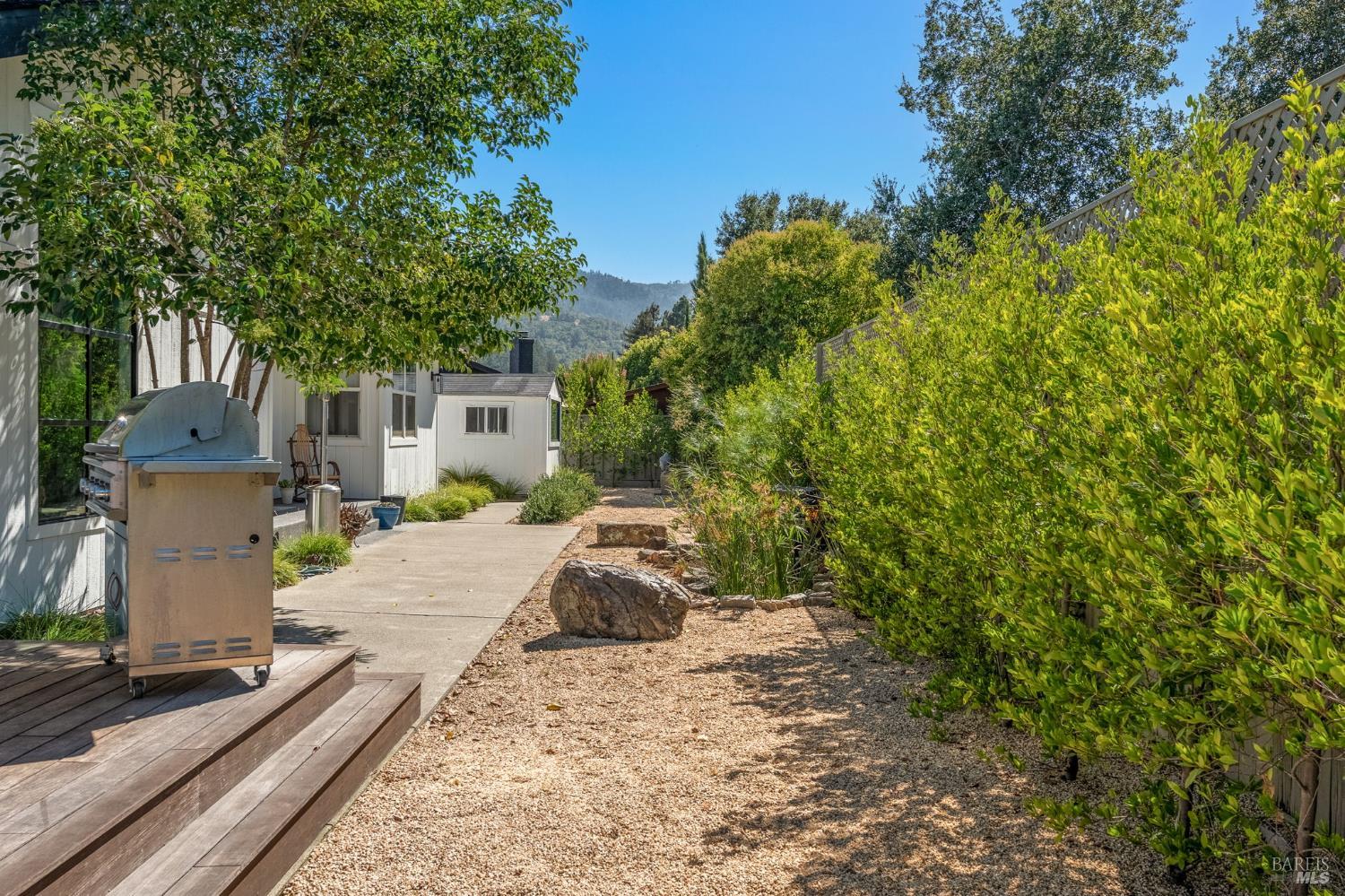 1586 Arrowhead Drive