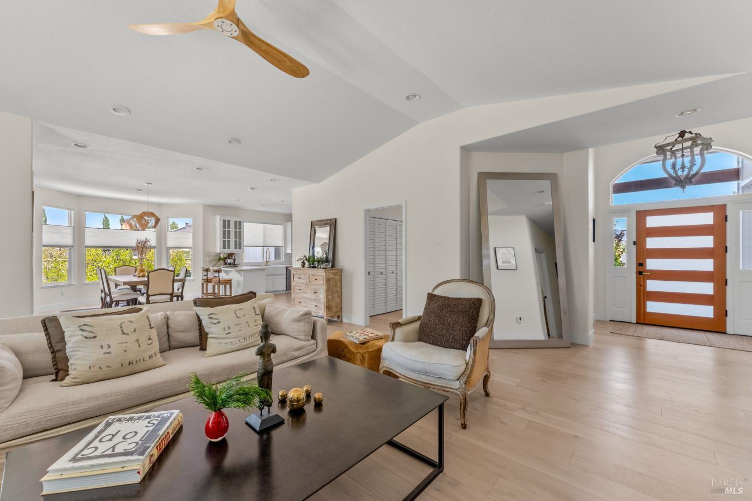 1586 Arrowhead Drive