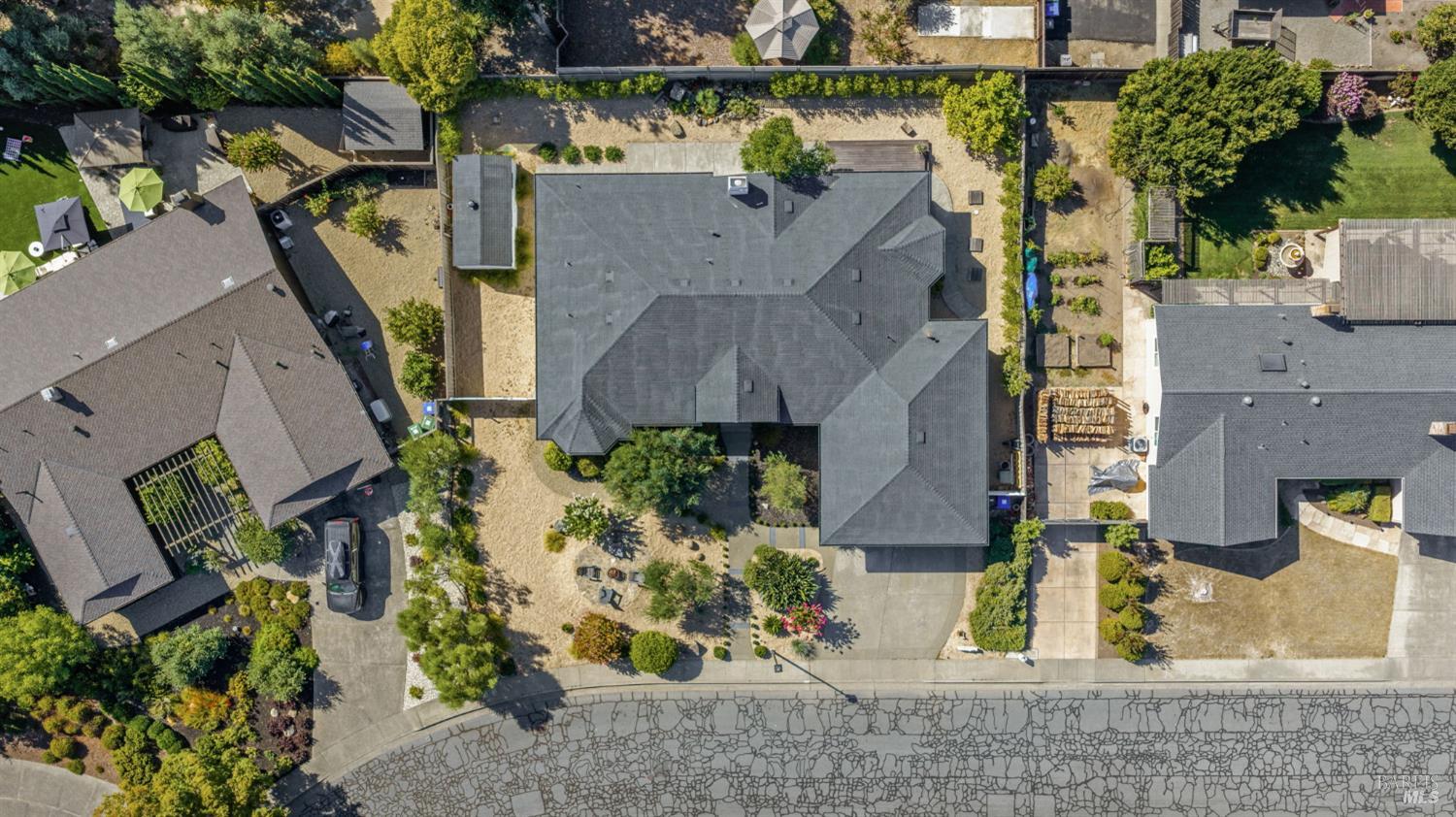 1586 Arrowhead Drive