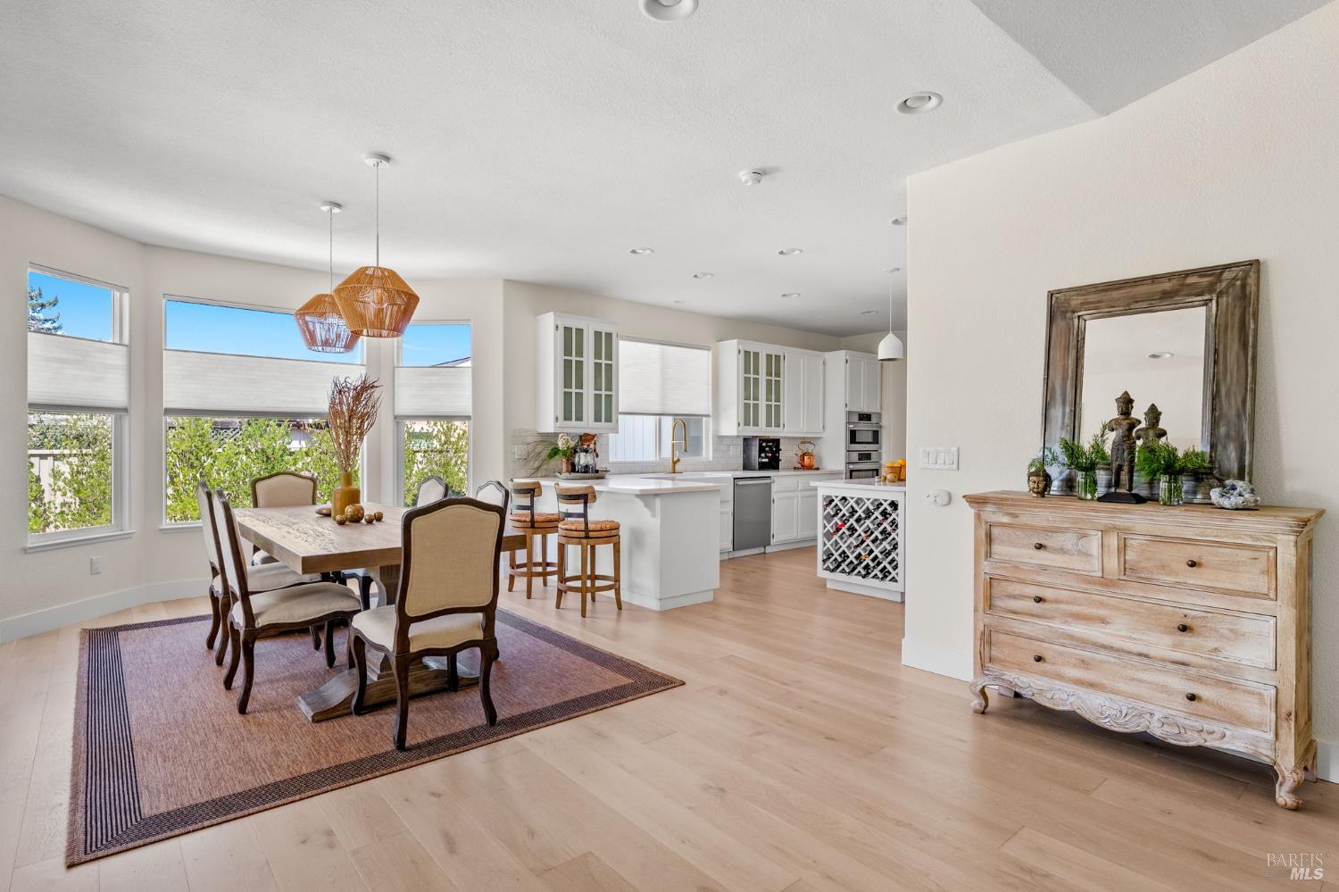 1586 Arrowhead Drive