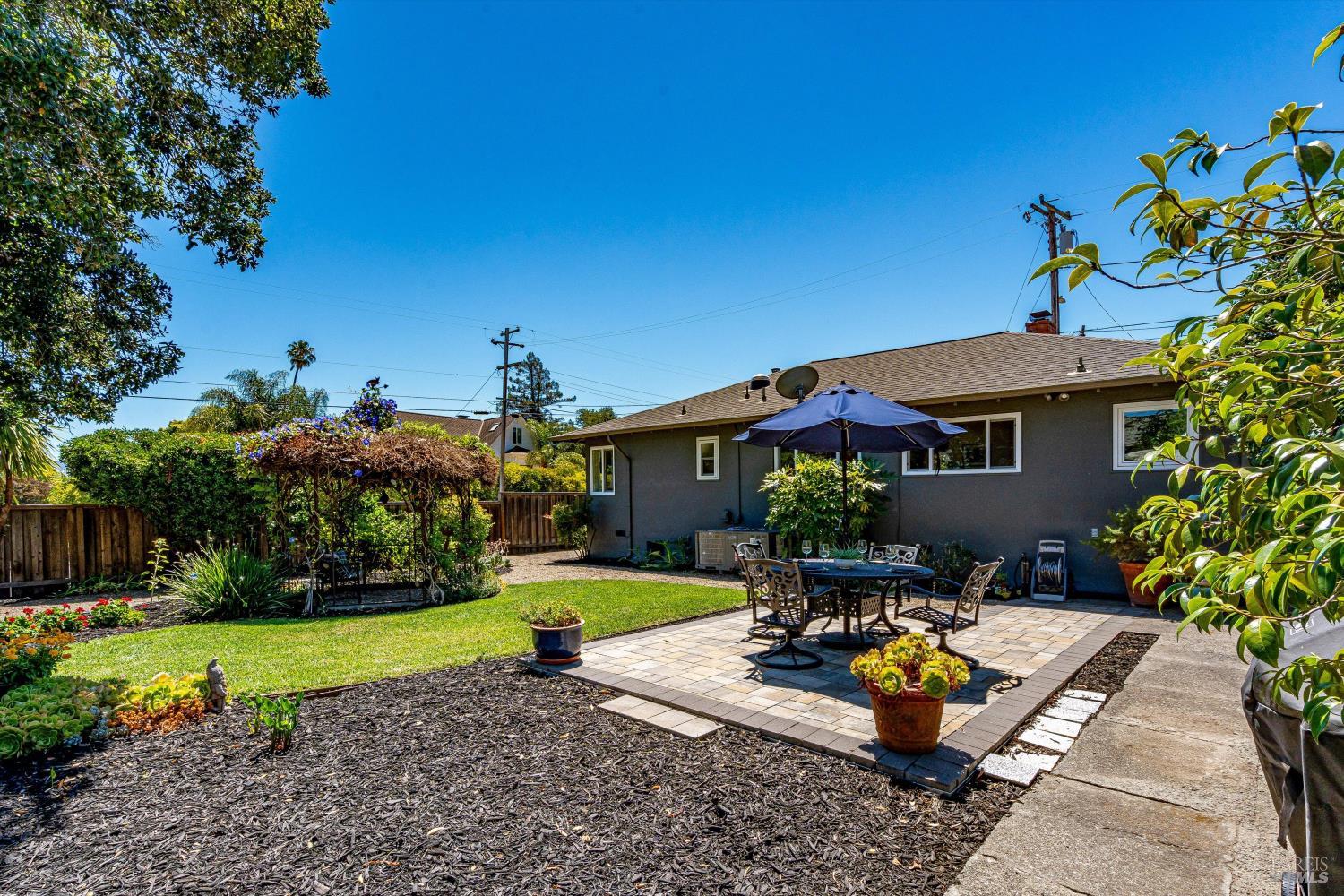 2902 Sunrise Drive