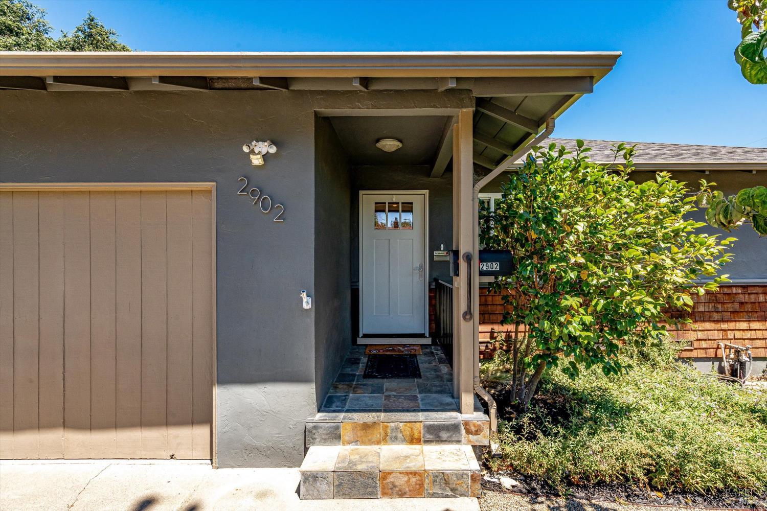 2902 Sunrise Drive