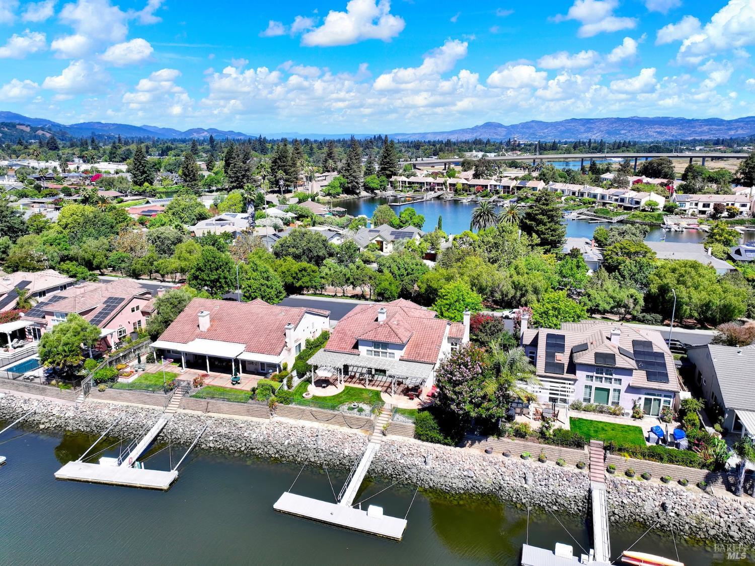 41 N Newport Drive