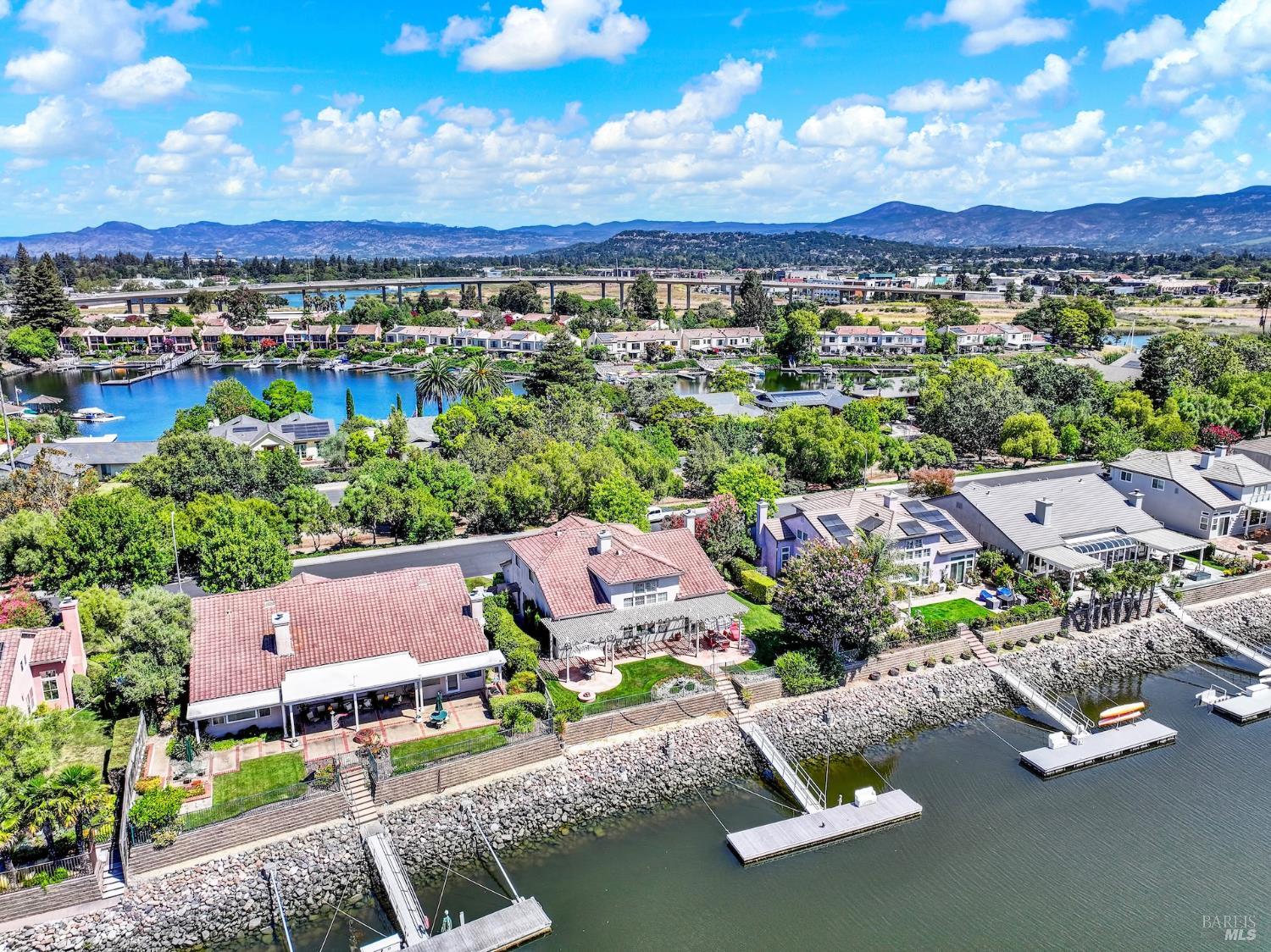 41 N Newport Drive