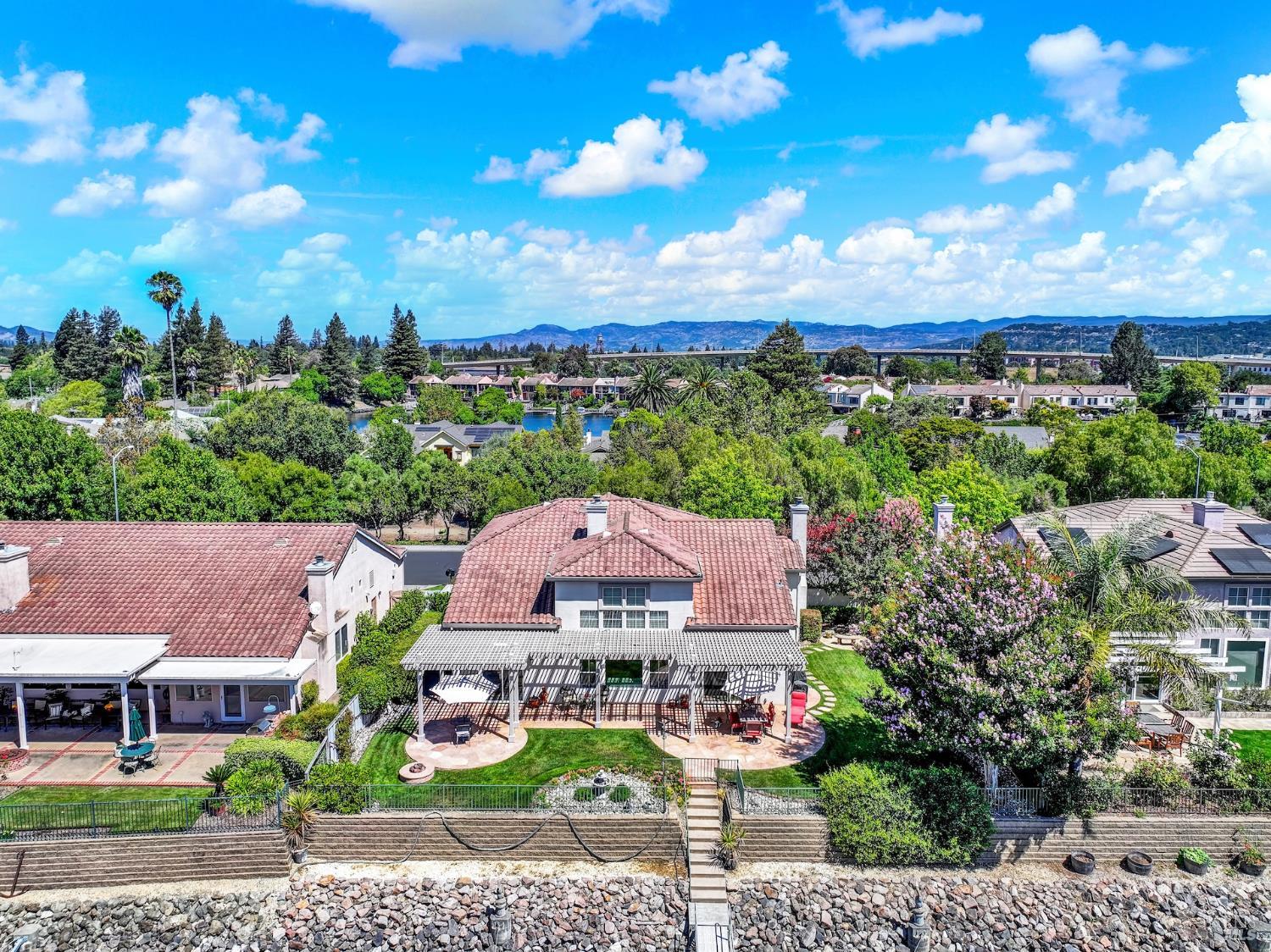 41 N Newport Drive
