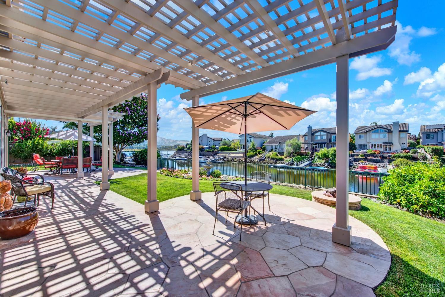 41 N Newport Drive