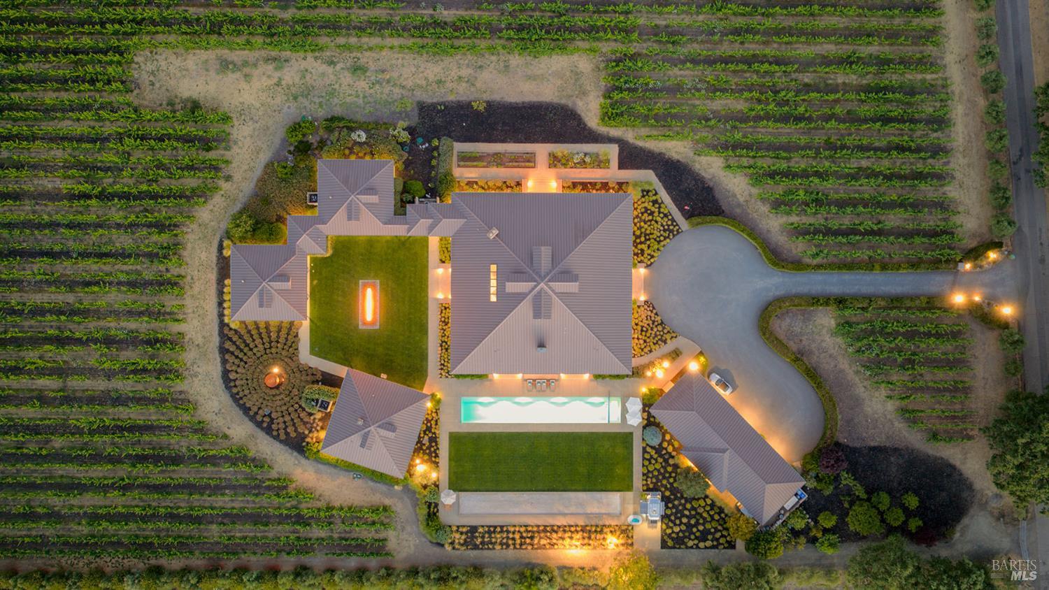 3196 Bennett Lane