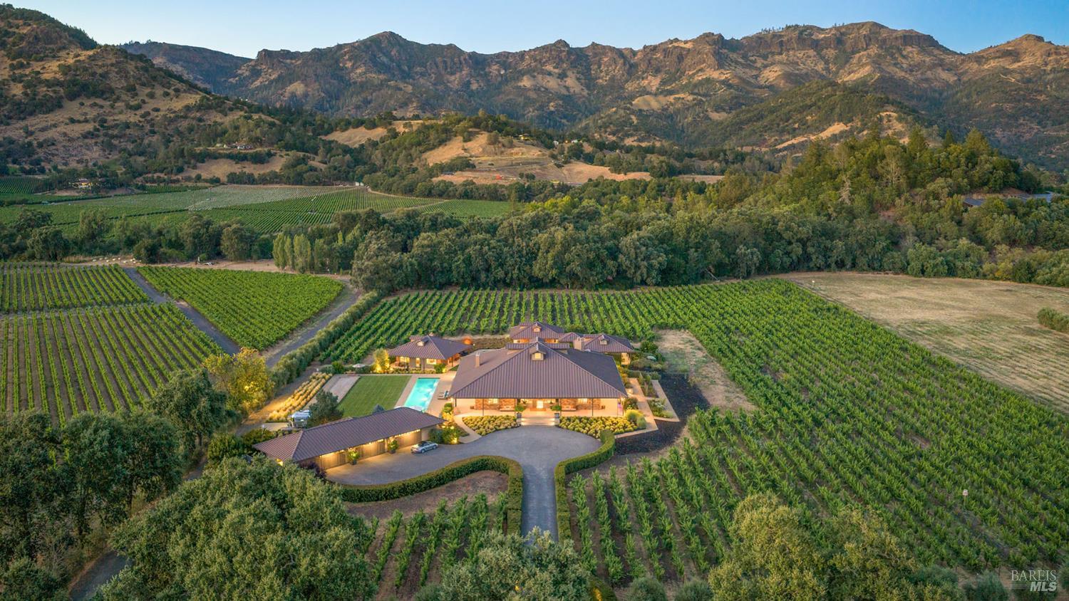 3196 Bennett Lane