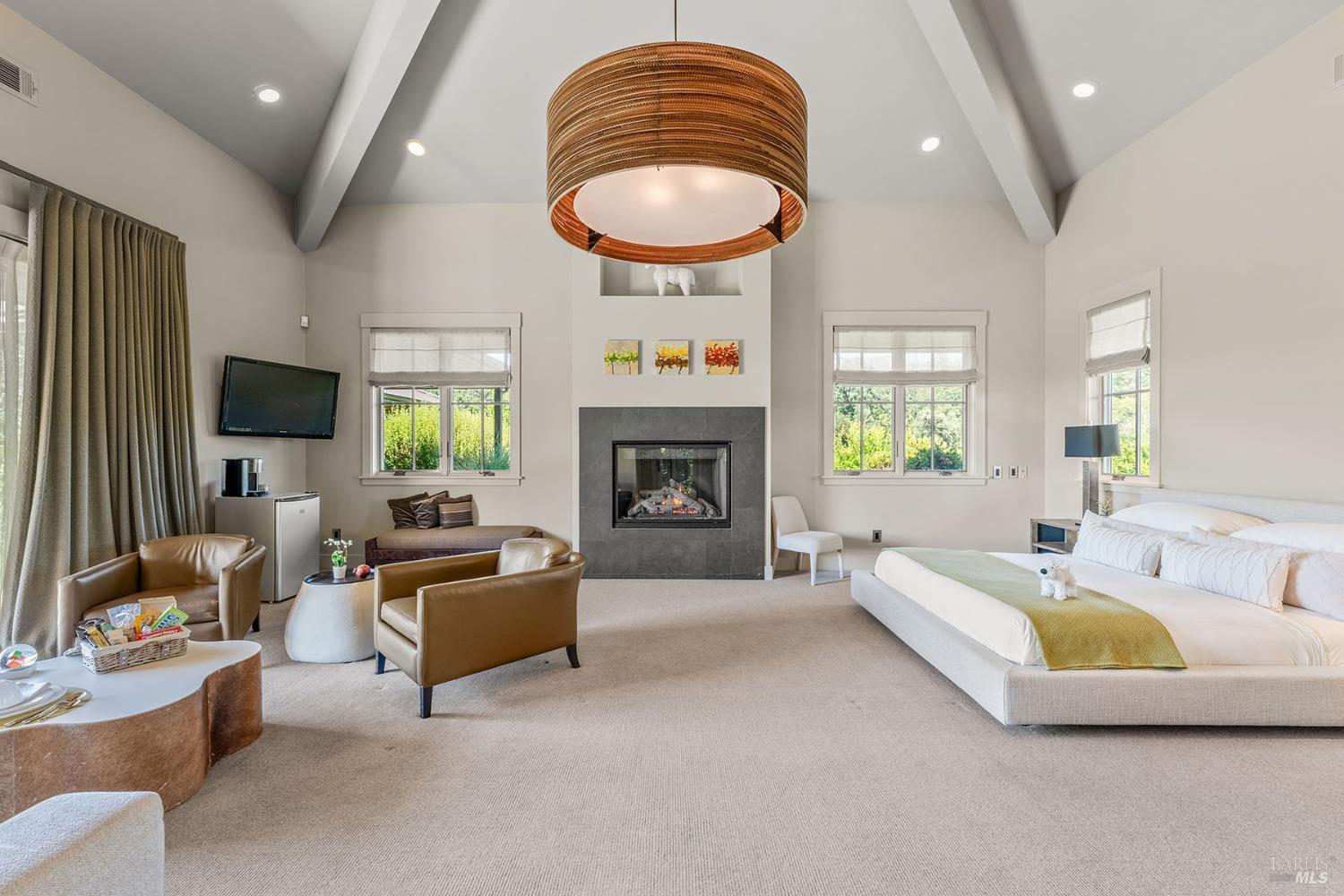 3196 Bennett Lane
