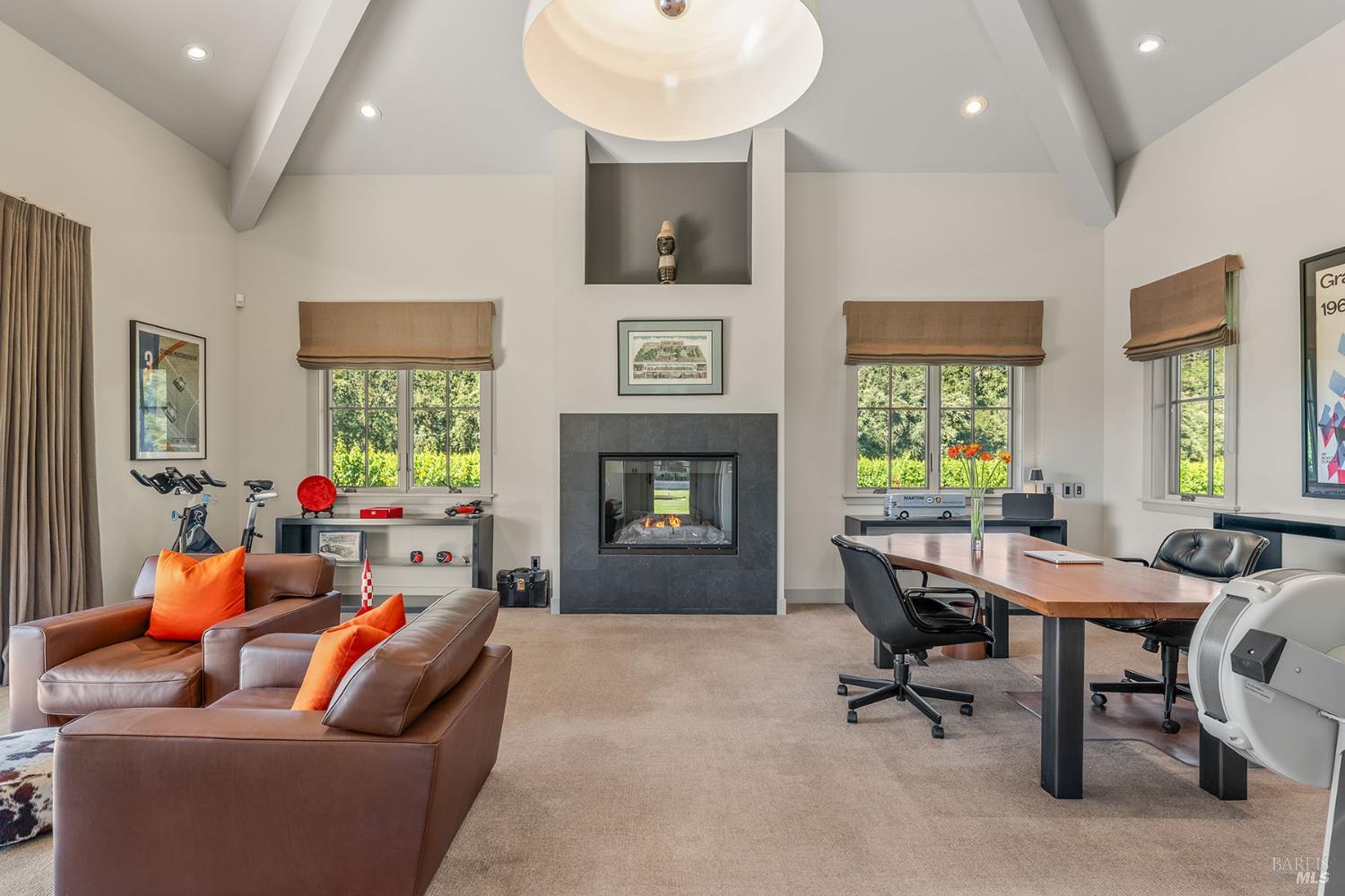 3196 Bennett Lane