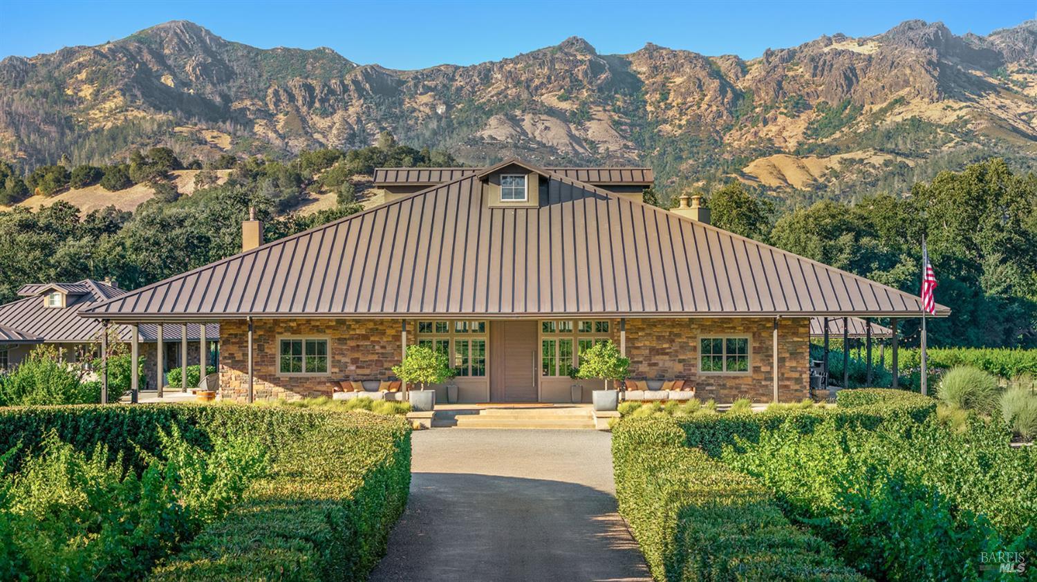 3196 Bennett Lane
