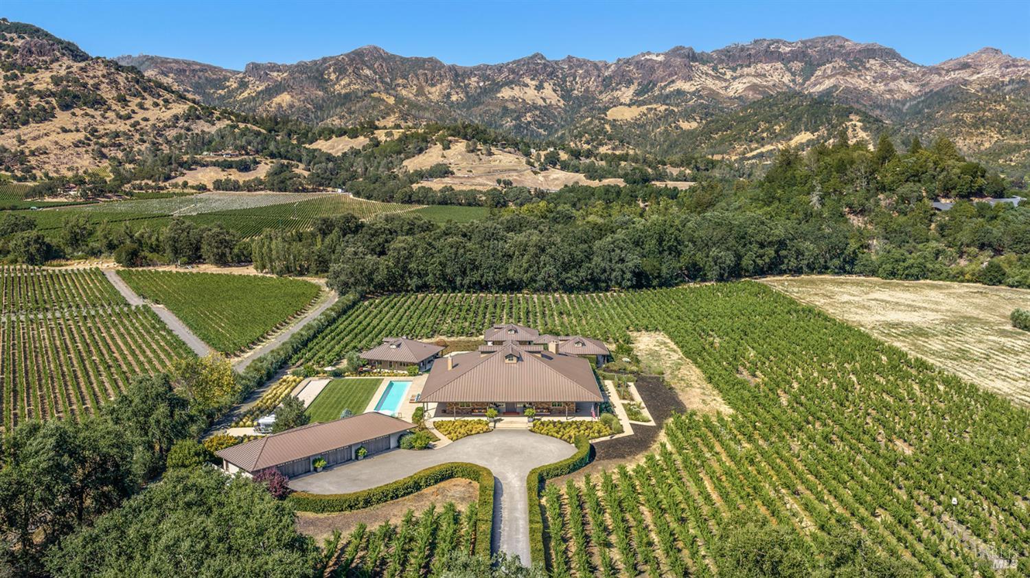 3196 Bennett Lane
