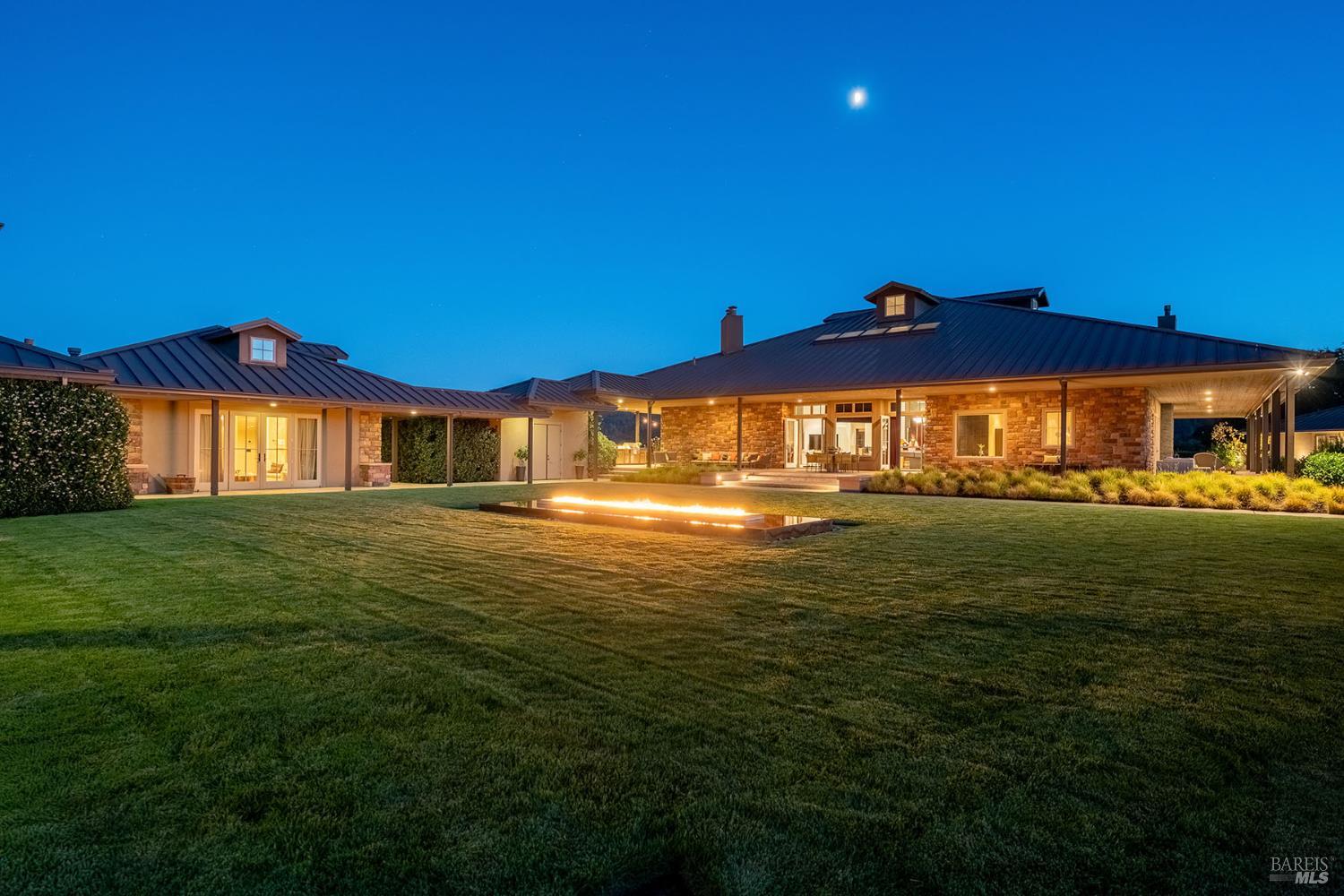 3196 Bennett Lane