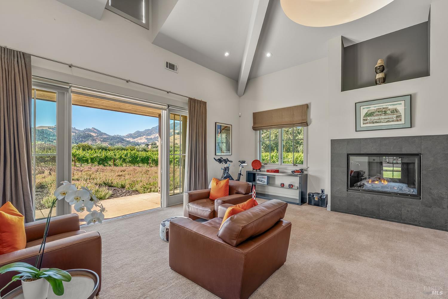 3196 Bennett Lane