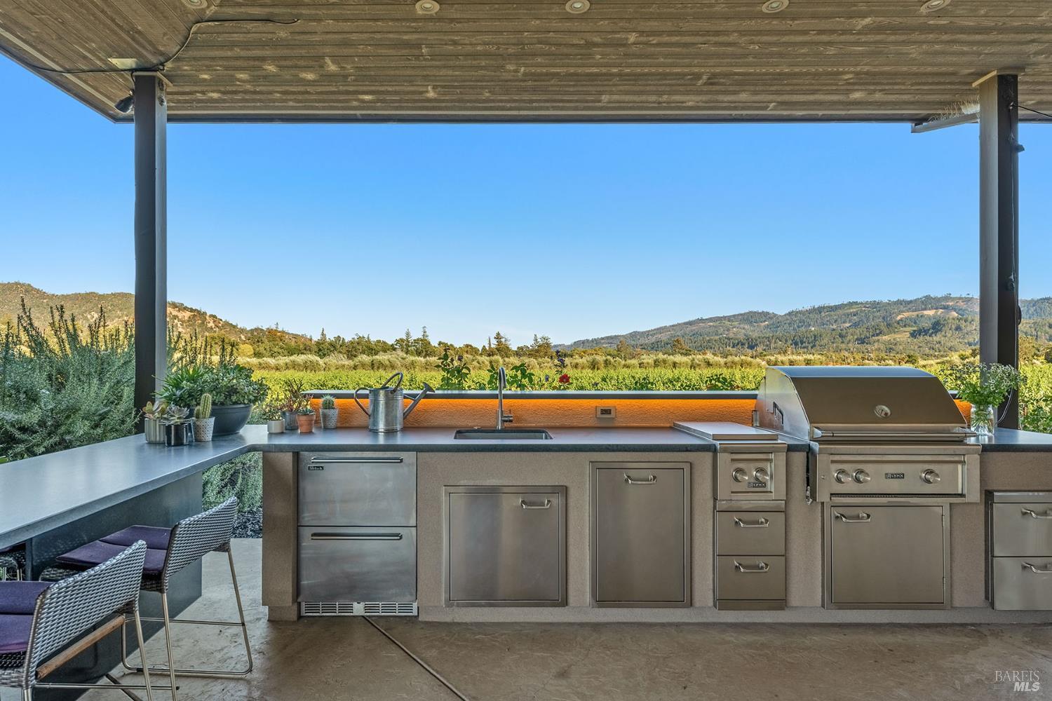 3196 Bennett Lane