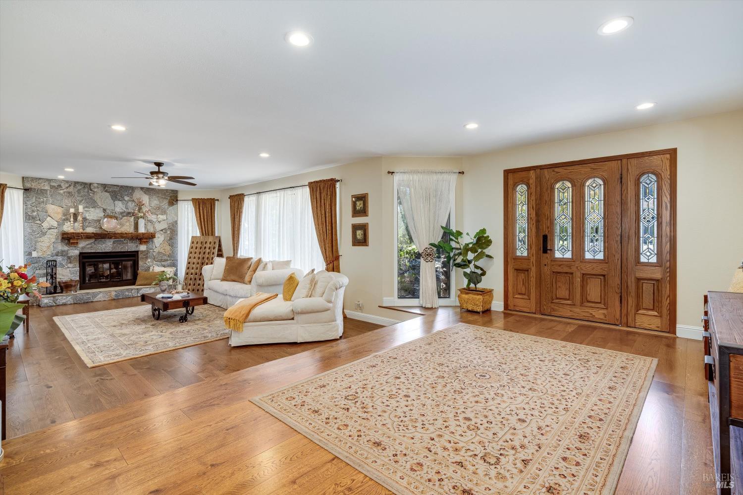 10 Skycrest Way