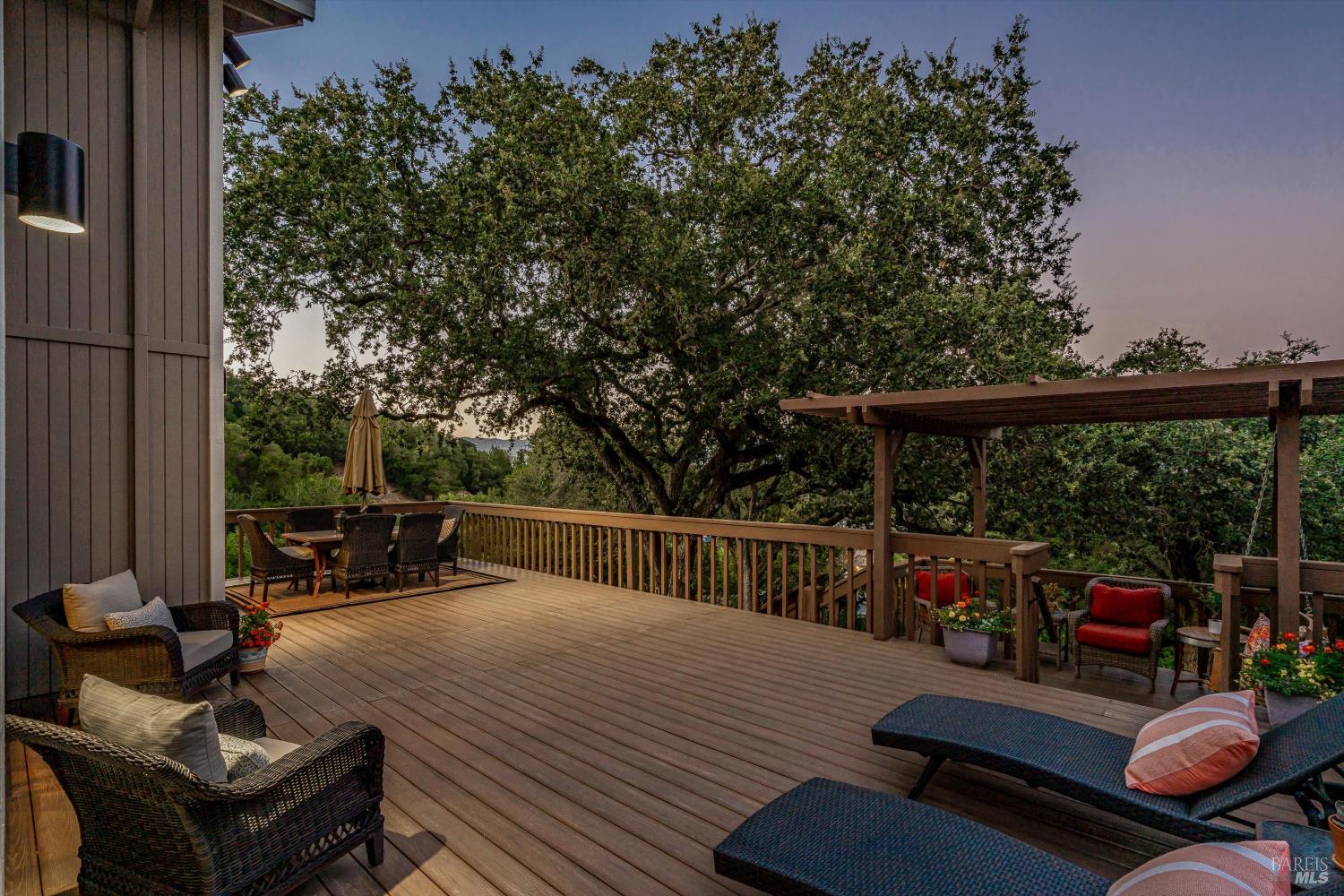 10 Skycrest Way