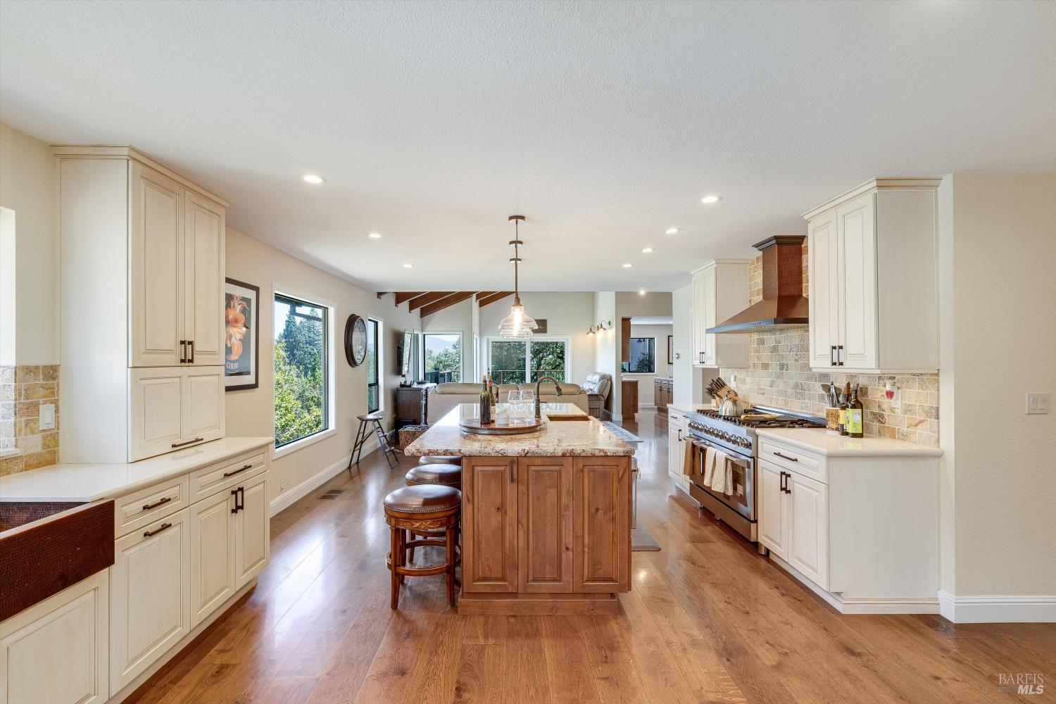 10 Skycrest Way
