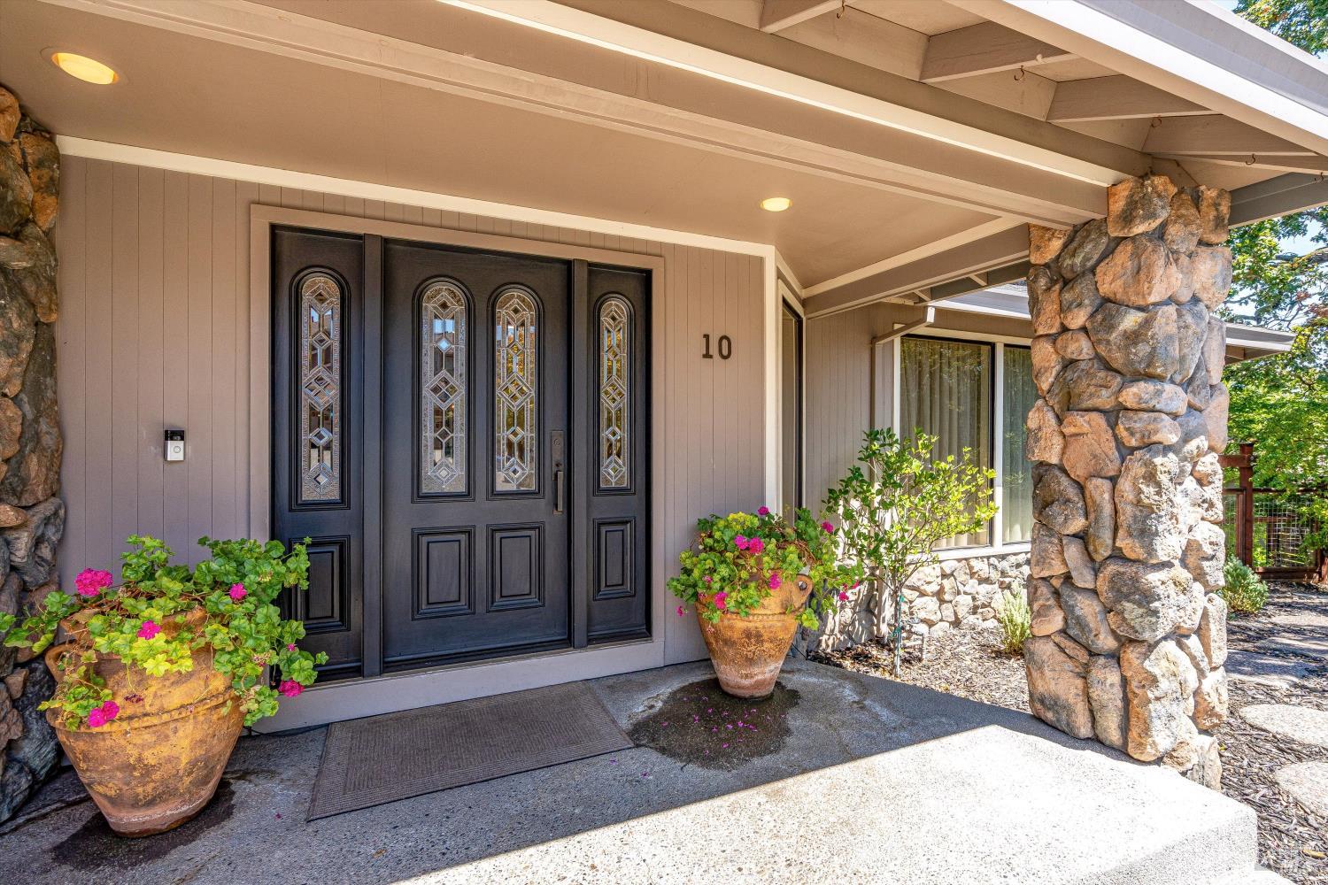 10 Skycrest Way