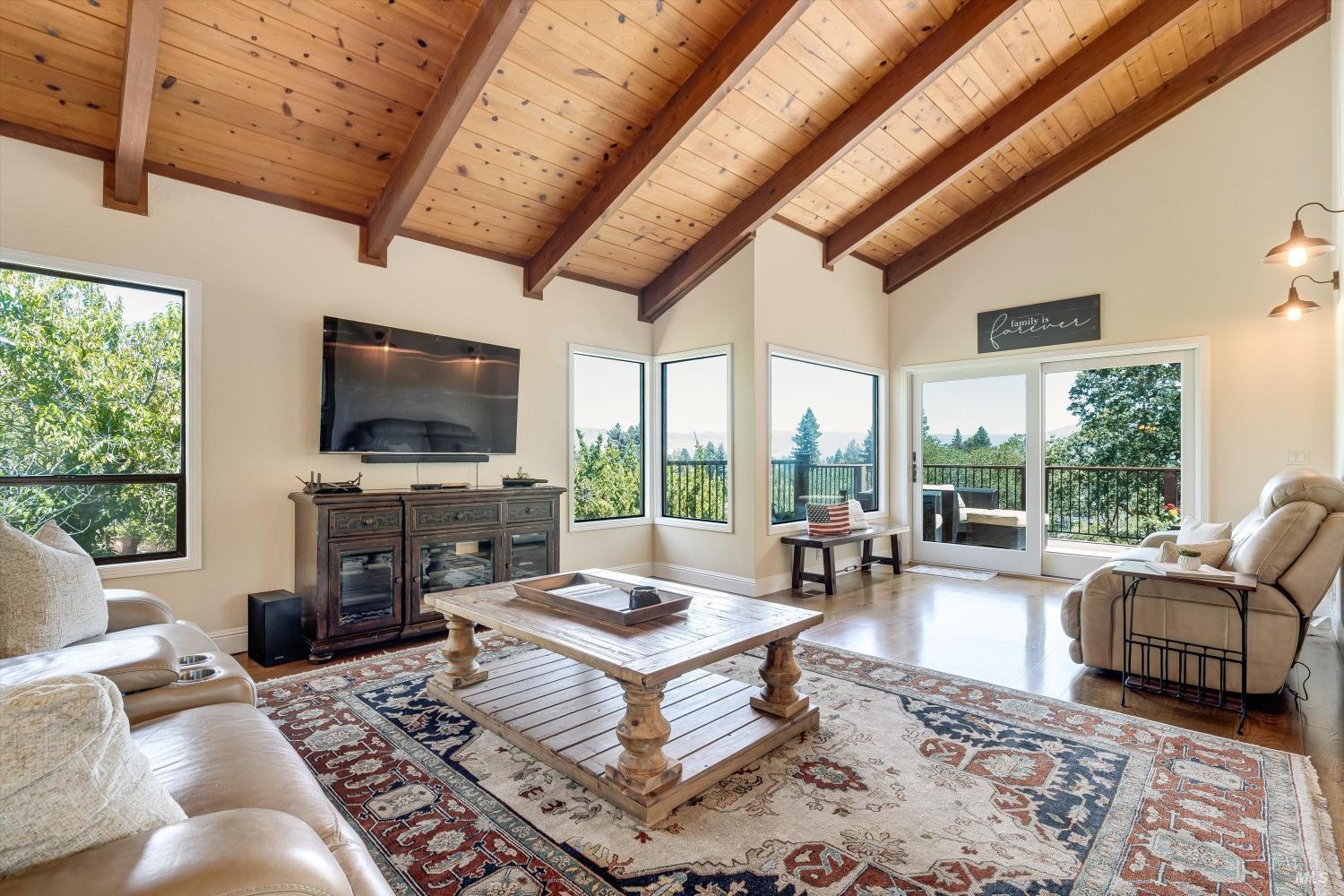 10 Skycrest Way