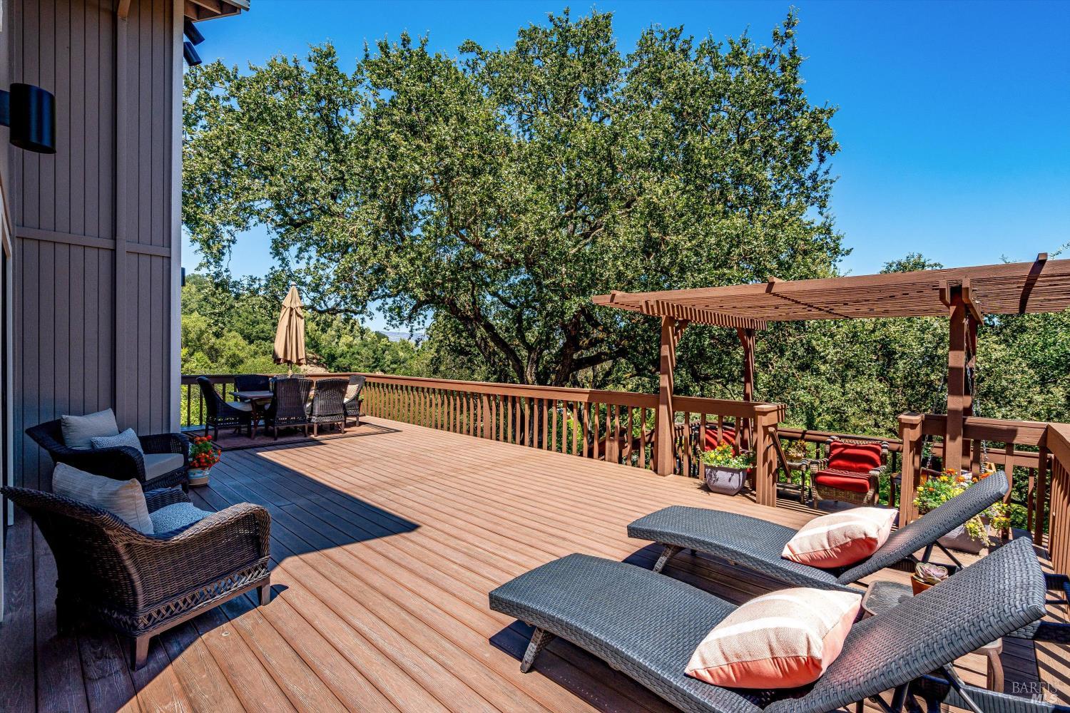 10 Skycrest Way